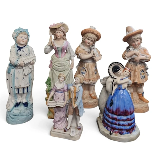 A good quantity of Porcelain Figures. H 32 cm approx.