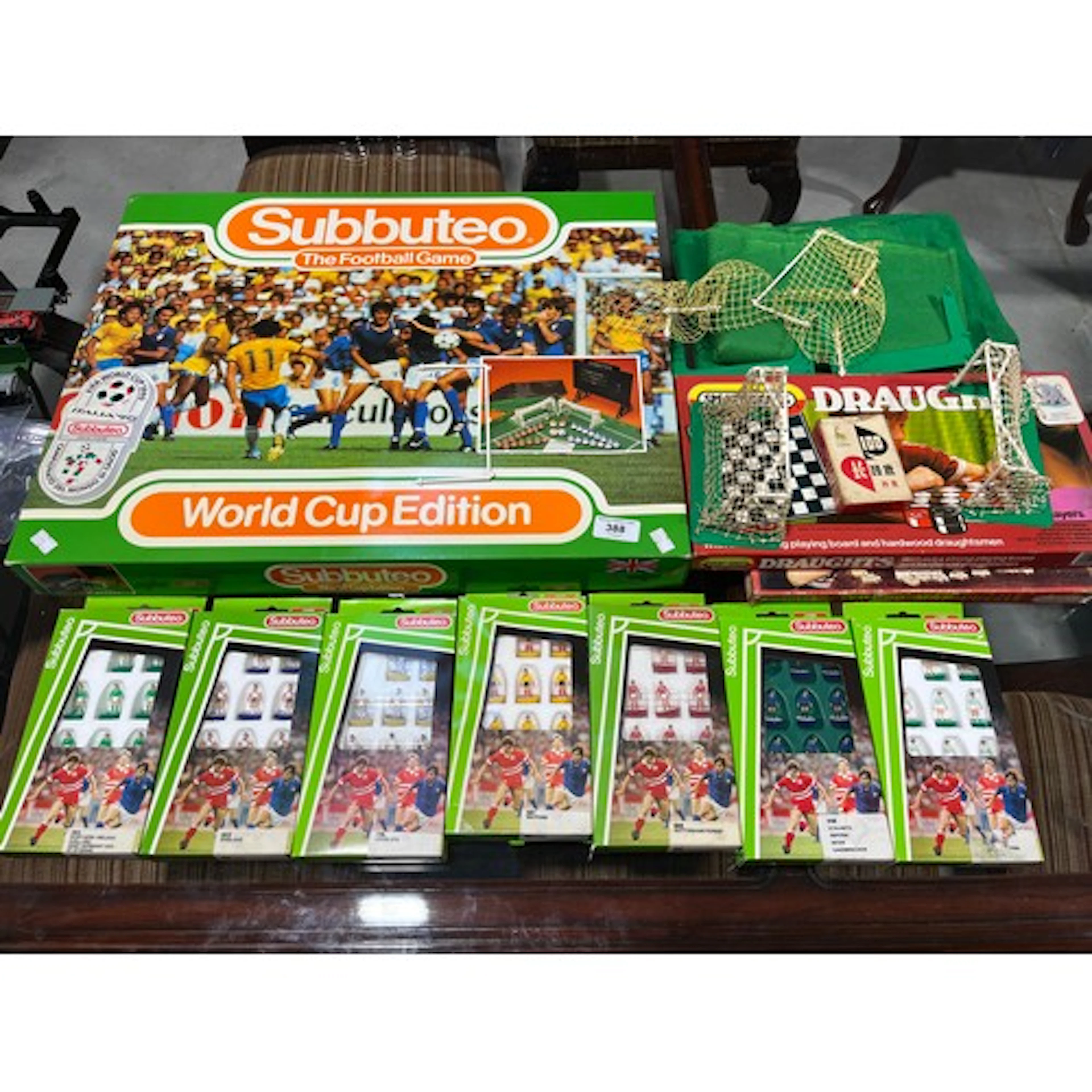 Vintage Subbuteo table soccer items to include teams 393 Nor...