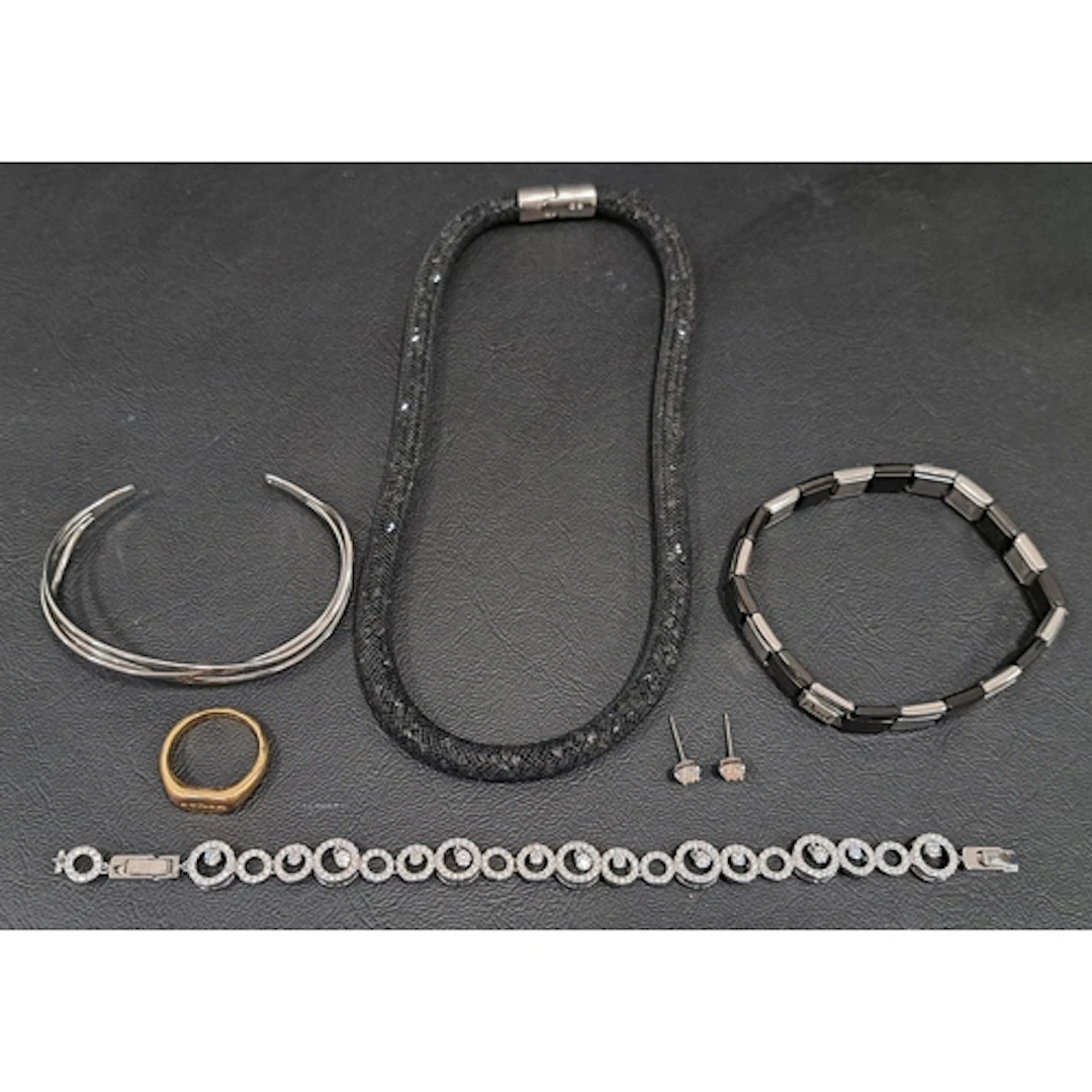 SELECTION OF FASHION JEWELLERY comprising a Swarovski cryst...