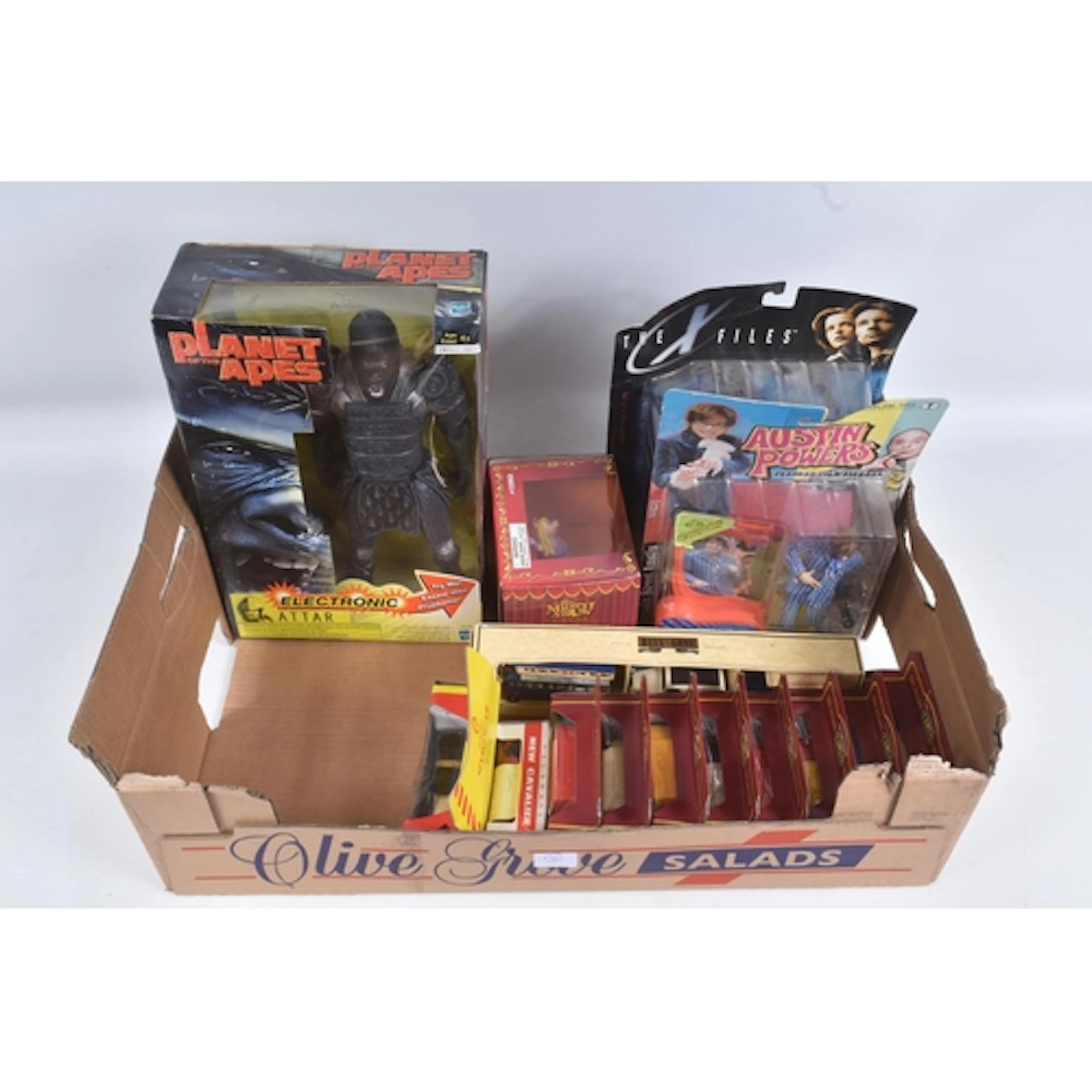 A BOX OF COLLECTABLE FIGURES AND MODEL CARS, to include a bo...