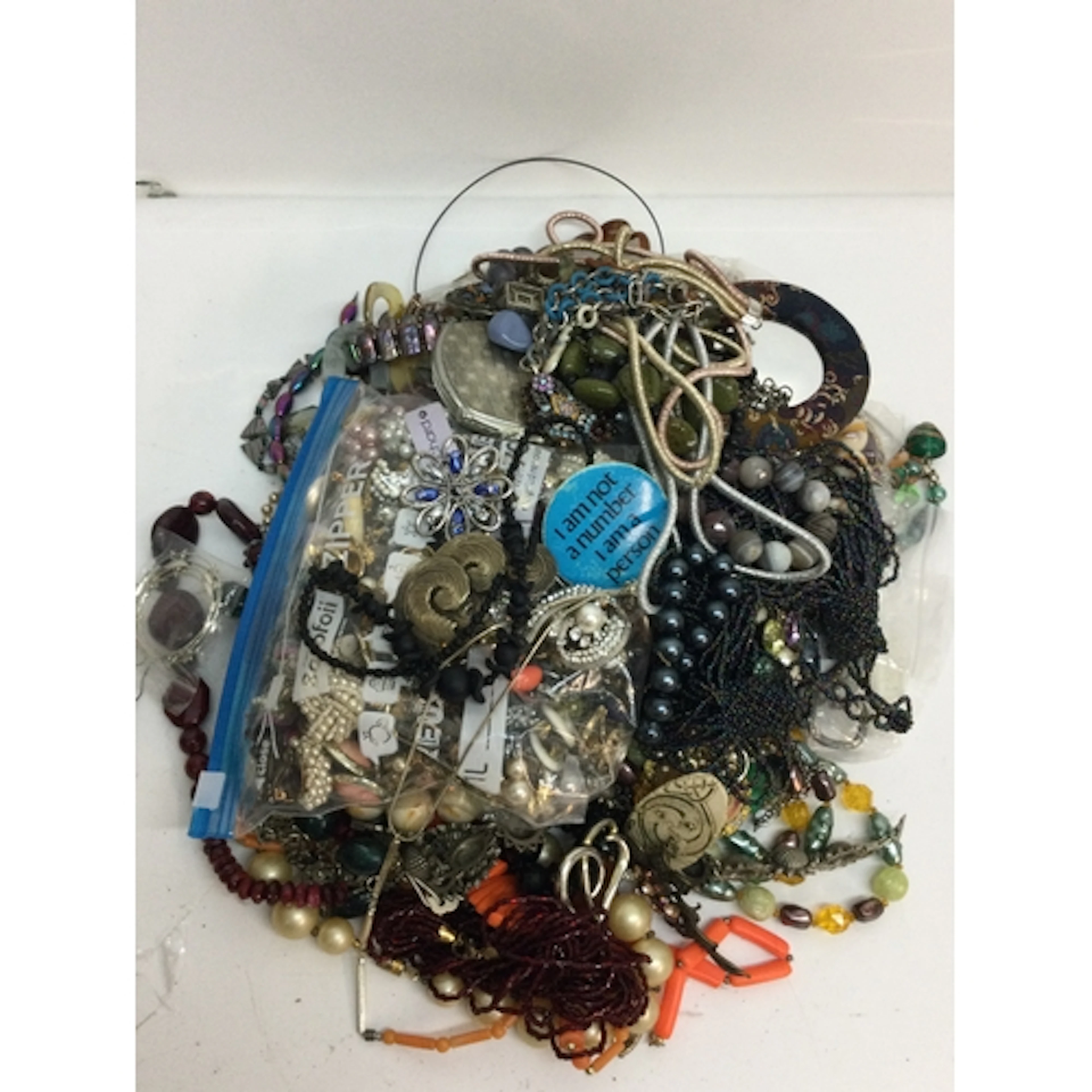 A quantity of vintage costume and modern dress jewellery