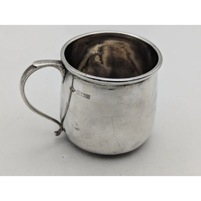 A silver tankard, hallmarked Birmingham 1963 by Adie Brother...