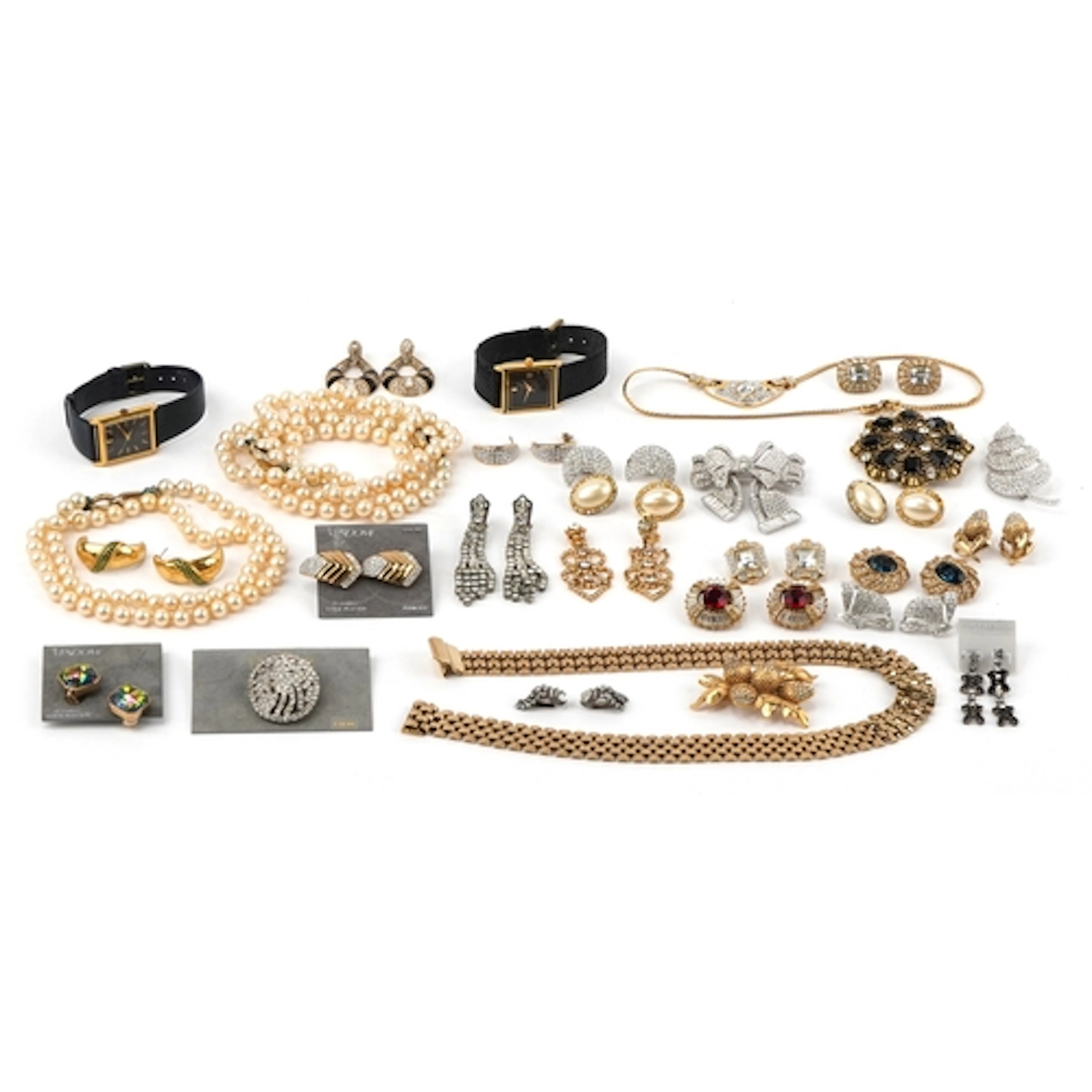Vintage and later jewellery including brooches, simulated pe...
