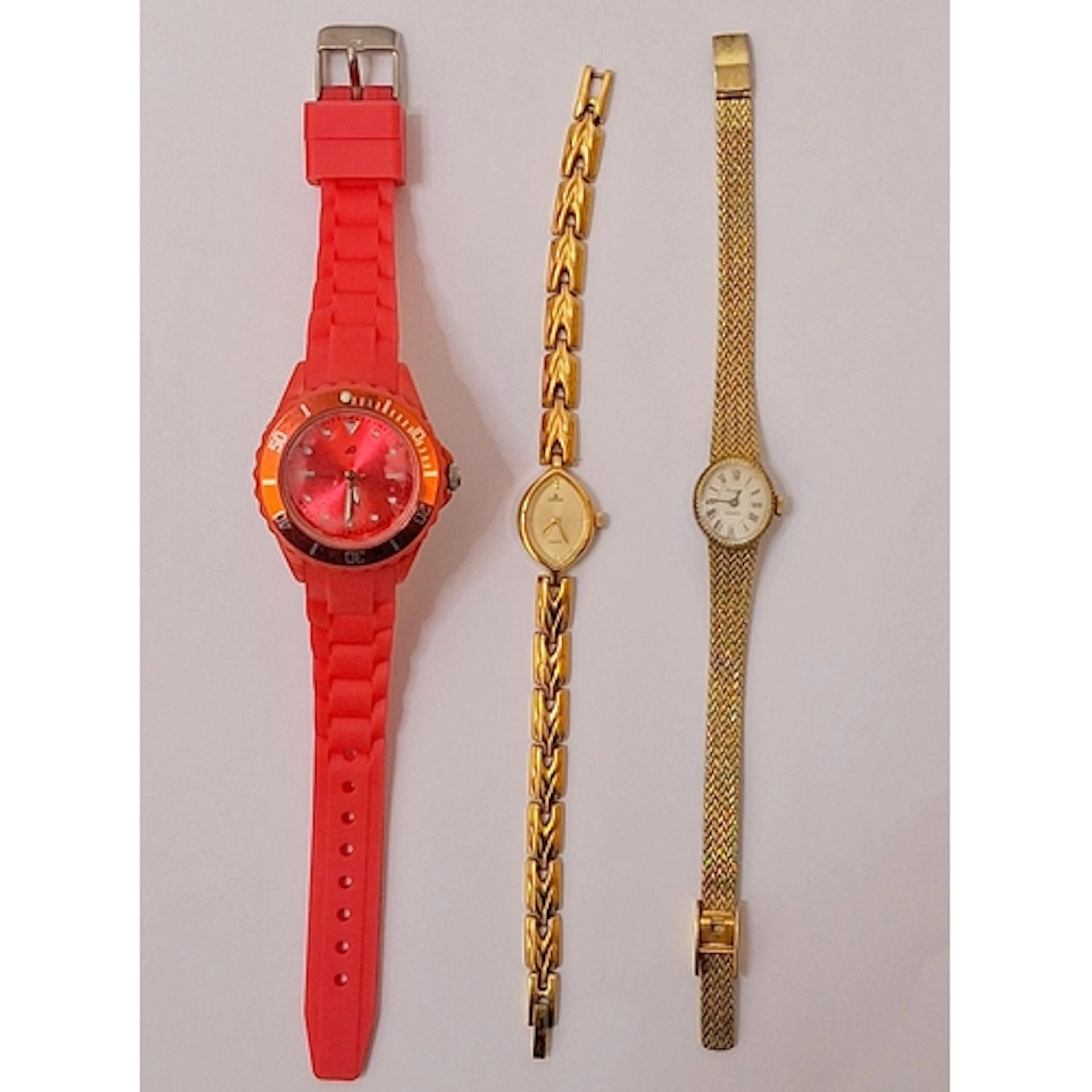 Ladies Pink Rubber Strapped Wristwatch, baton markers, red d...