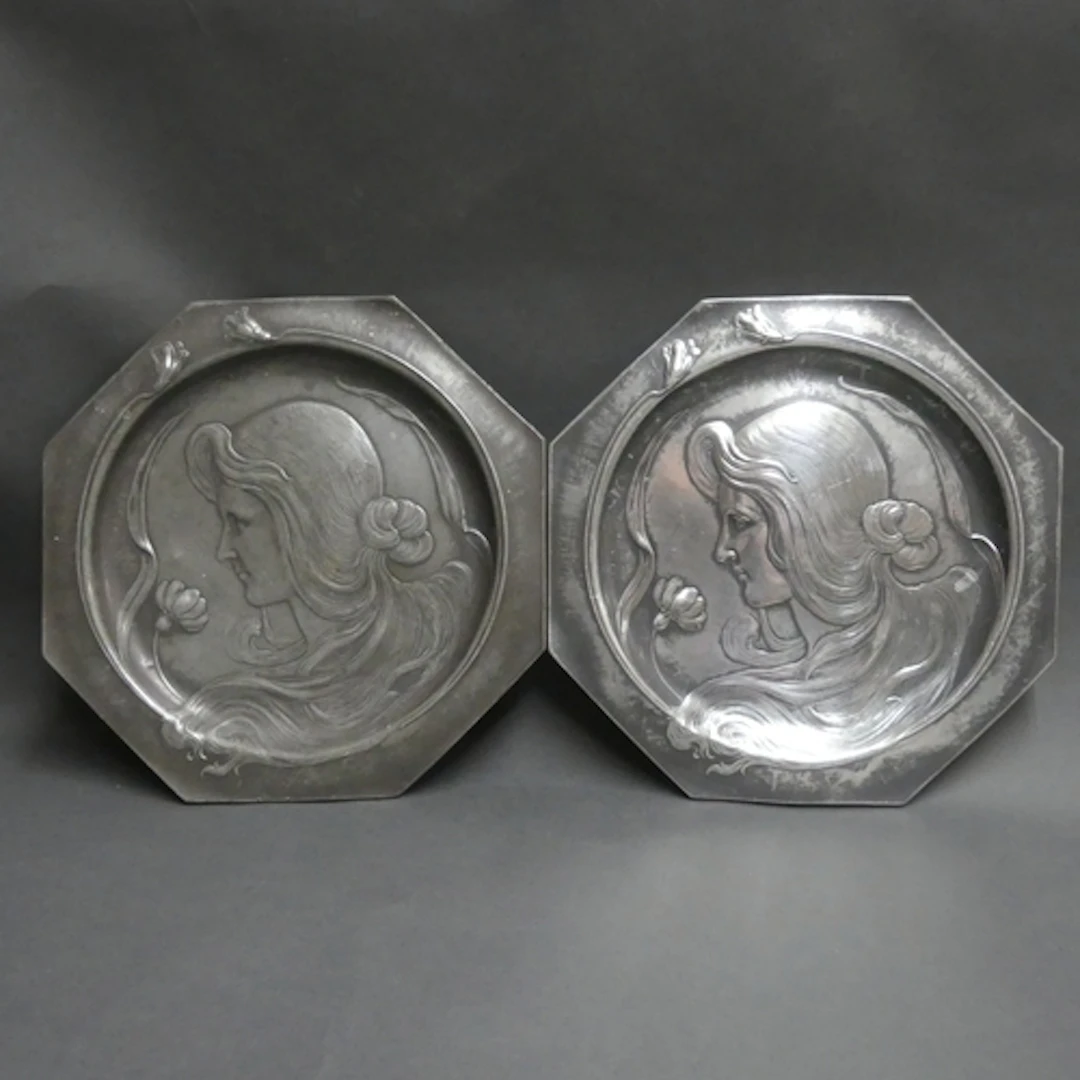 WMF - A pair of Jungendstil silver plated dishes, each with ...