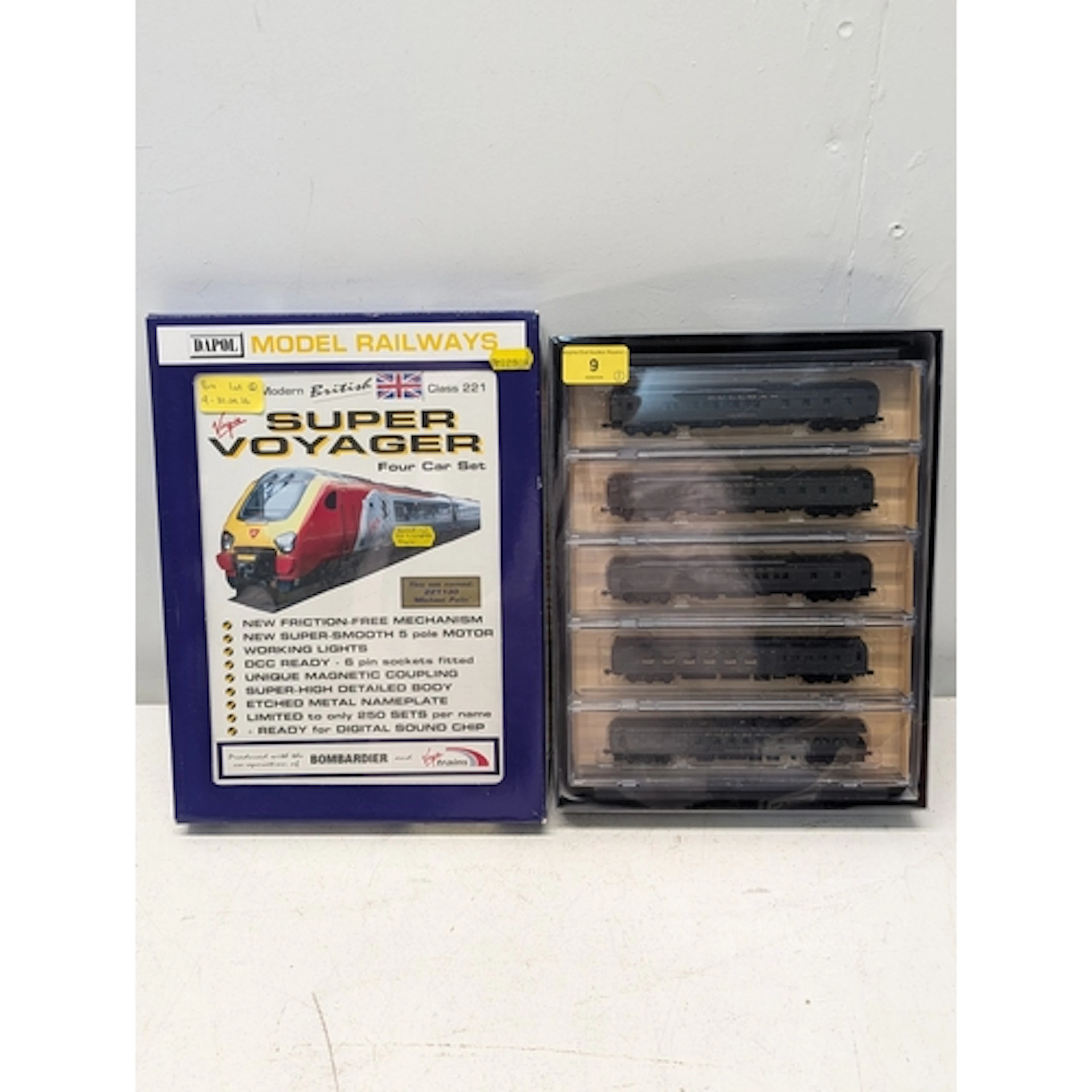 A boxed Dapol model railway Virgin Super Voyager four car se...