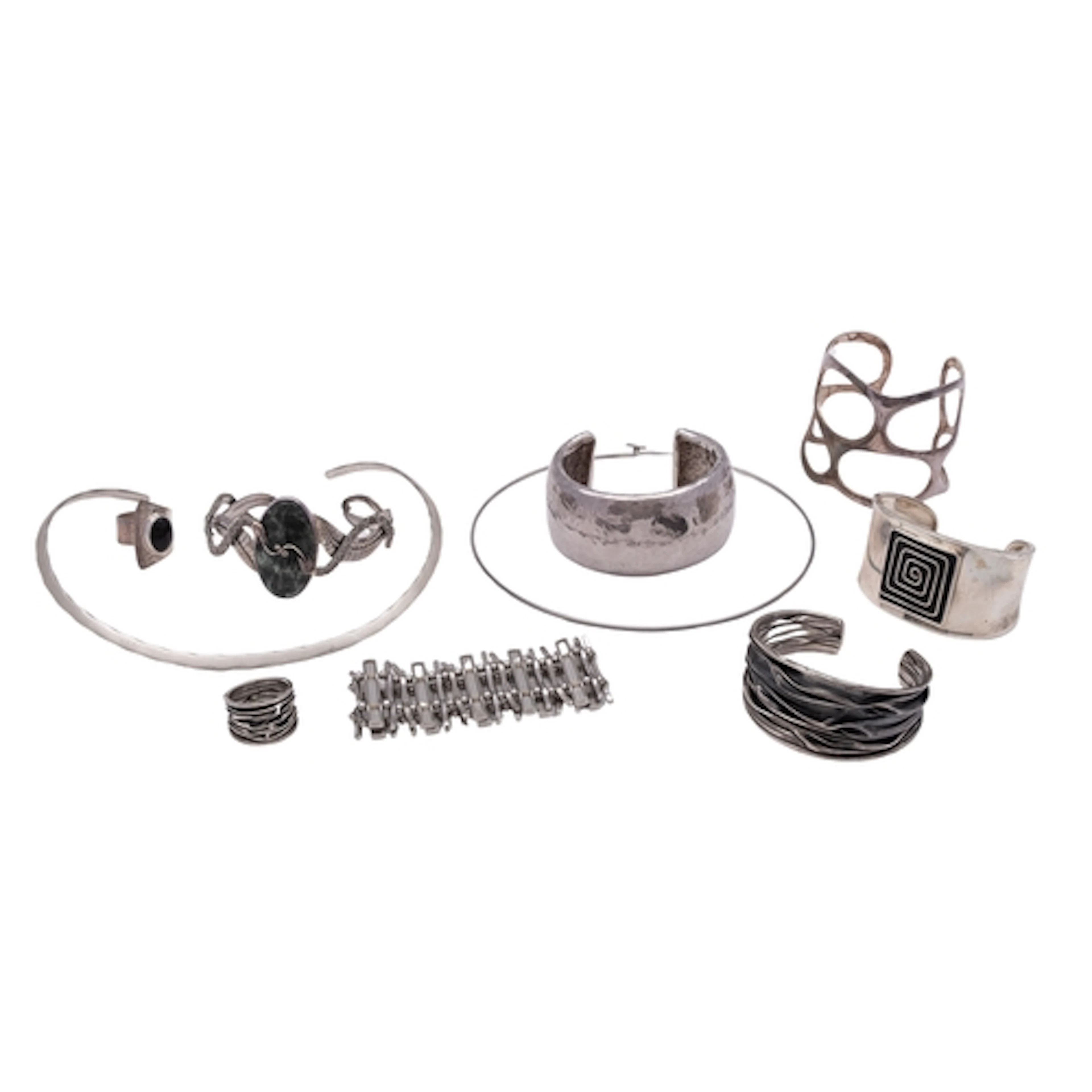 Mixed silver jewellery, to include five cased bracelets, a c...