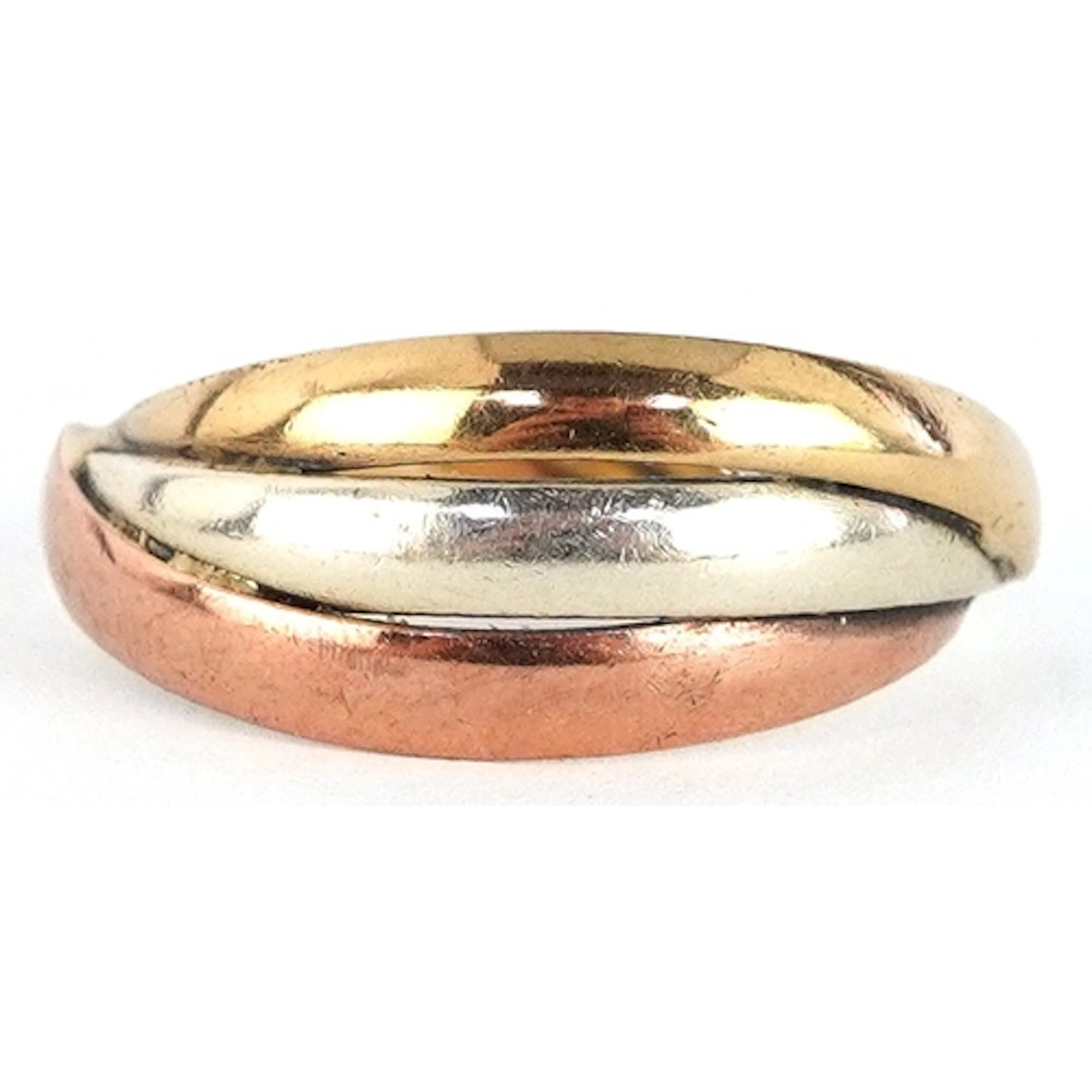 9ct gold tri-colour ring, size P, 2.7g.