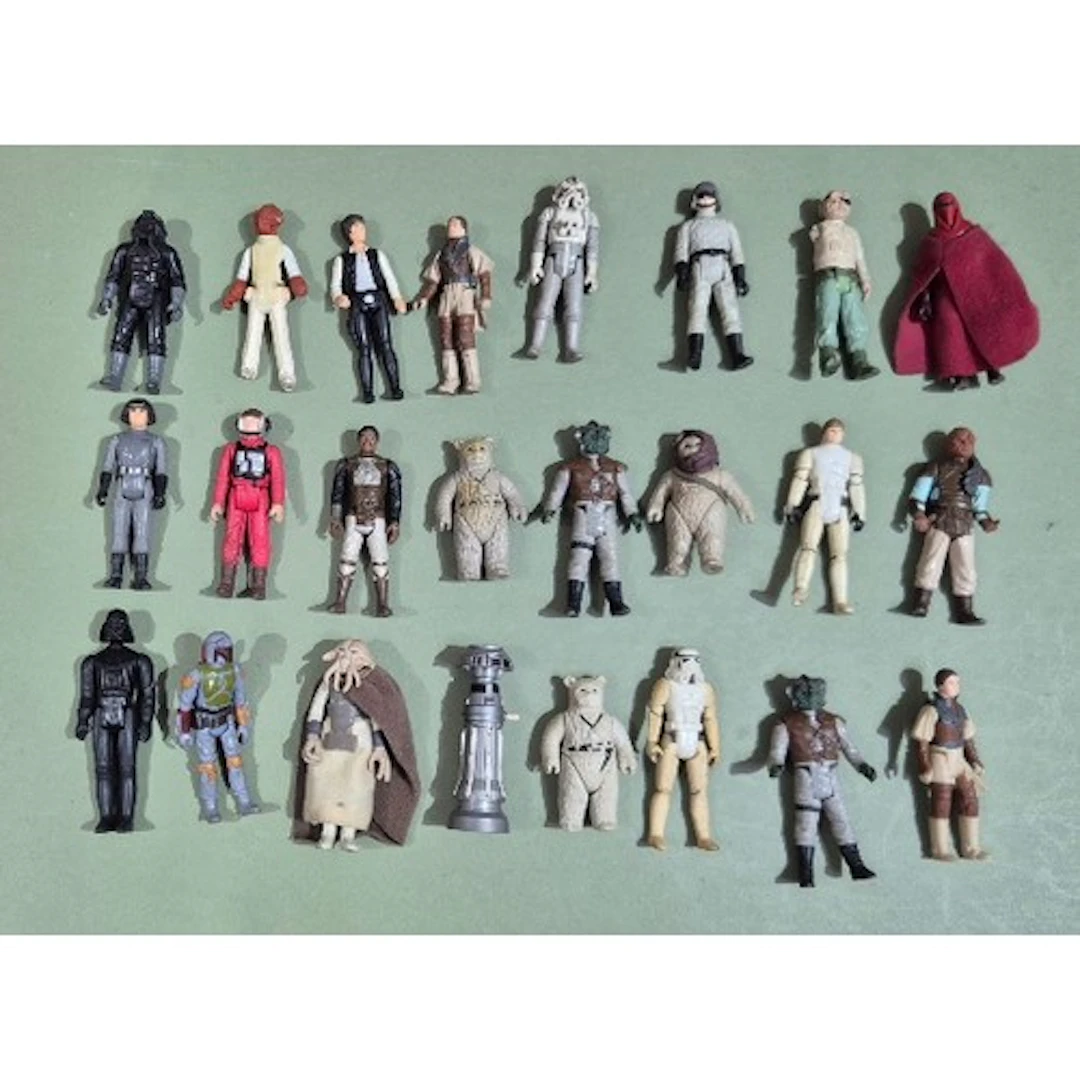A group of 24 assorted original Star Wars figures.