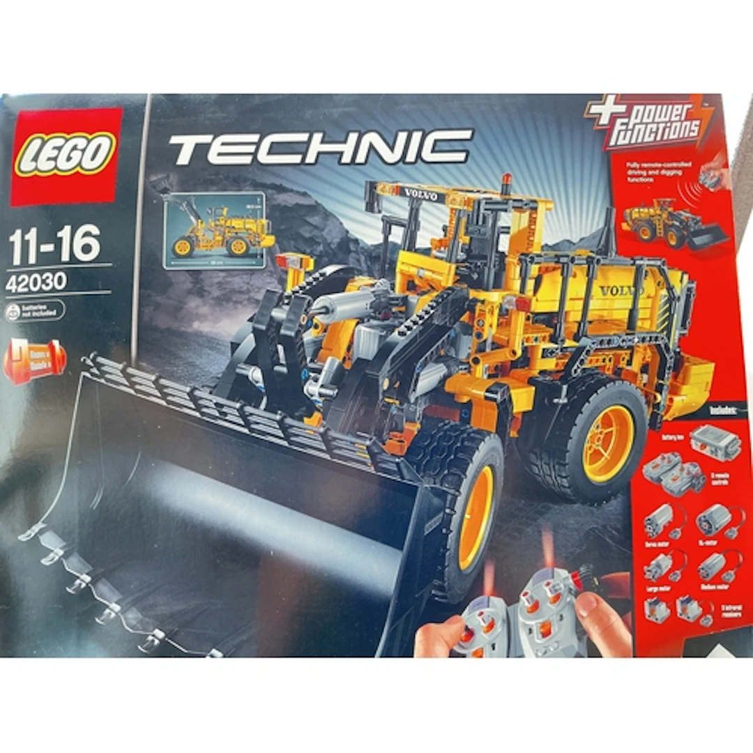 A Lego Technic Remote Controlled Volvo L350F Wheel Loader #4...