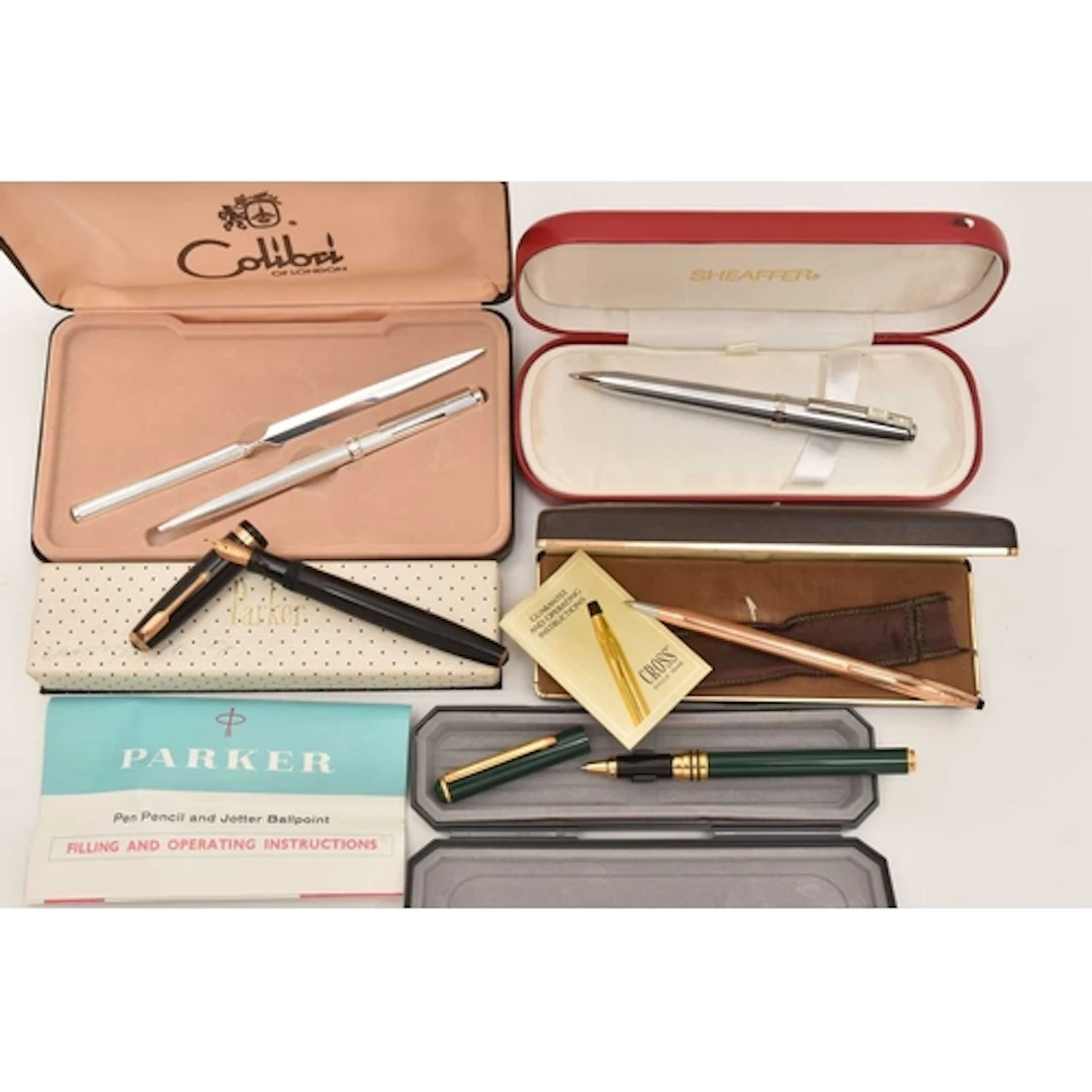 AN ASSORTMENT OF PENS, to include a cased 'Sheaffer' ball po...