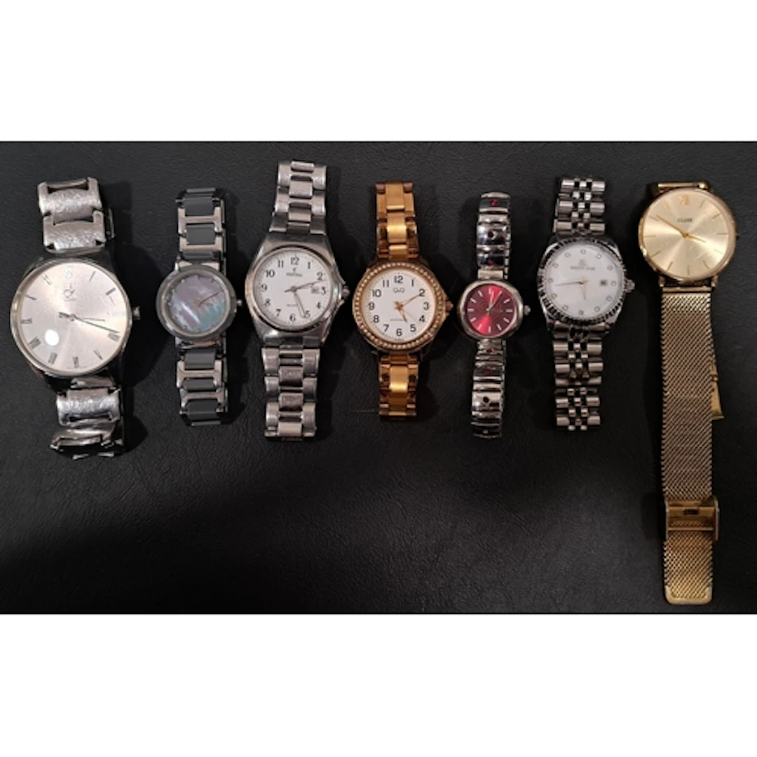 SEVEN FASHION WATCHES comprising Calvin Klein, model K4D 211...