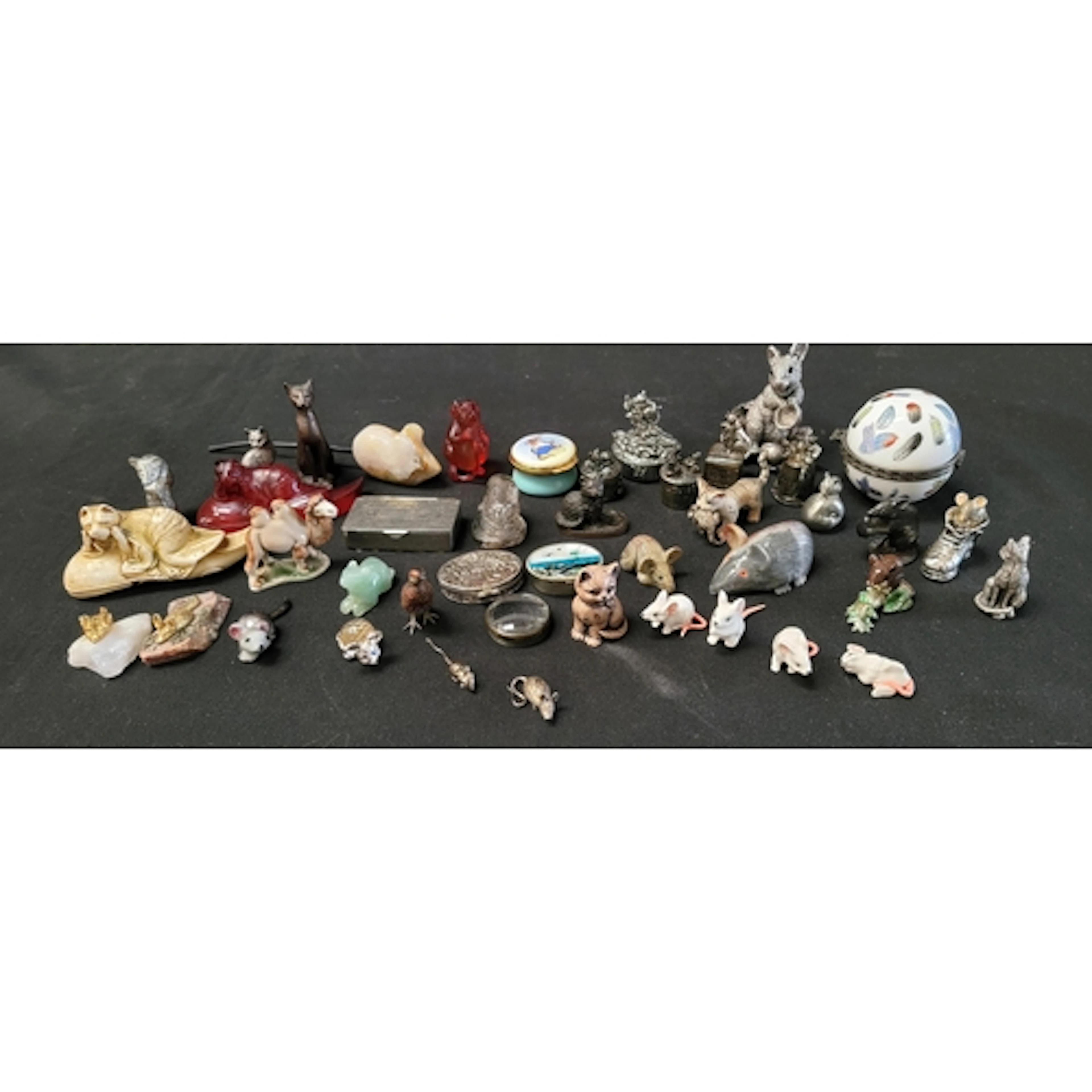 SELECTION OF SMALL ANIMAL FIGURINES AND METALWARE TRINKET BO...