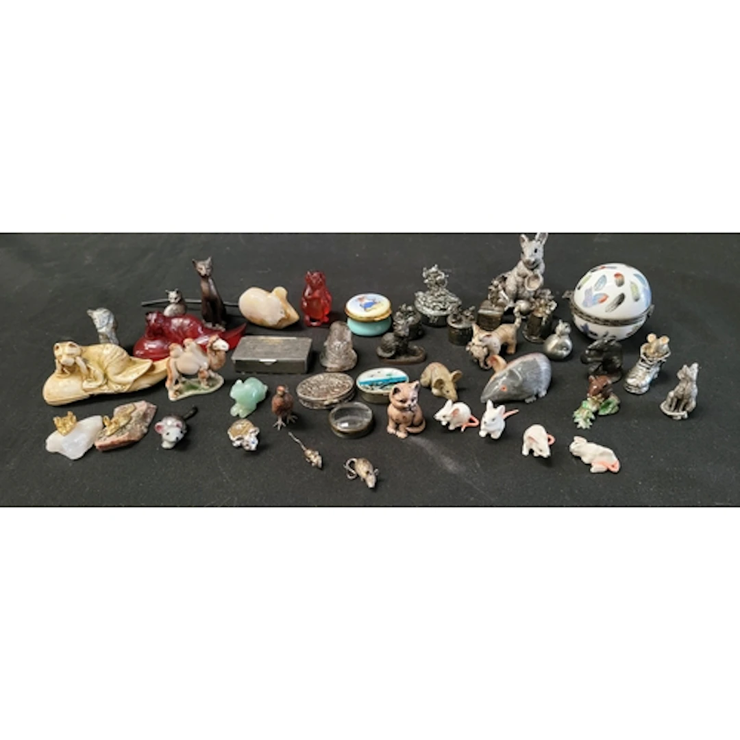 SELECTION OF SMALL ANIMAL FIGURINES AND METALWARE TRINKET BO...