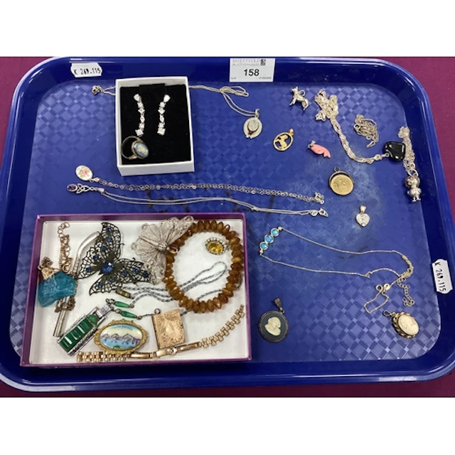 A Collection of Vintage and Later Jewellery, including a Wed...