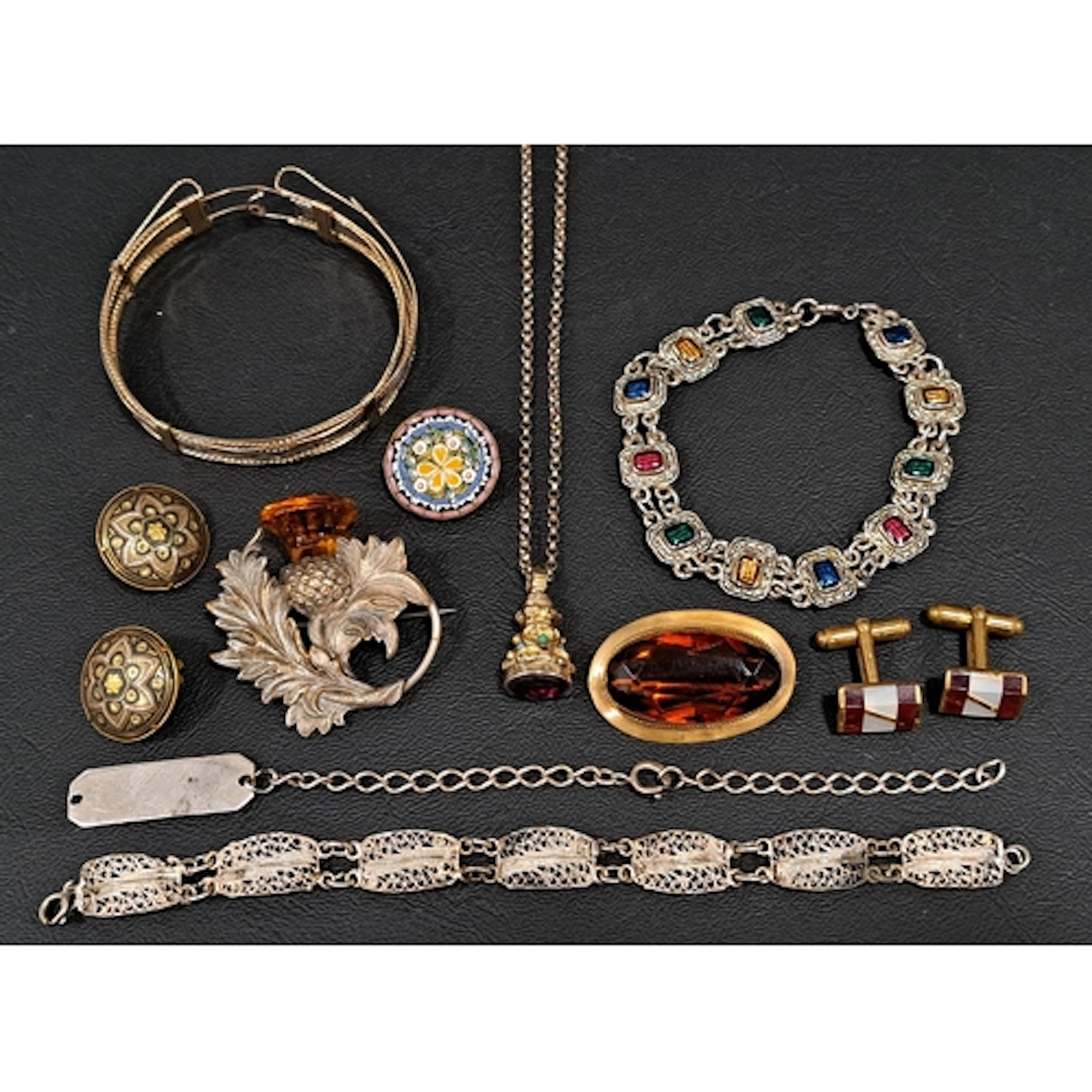 INTERESTING SELECTION OF VINTAGE JEWELLERY comprising a pur...