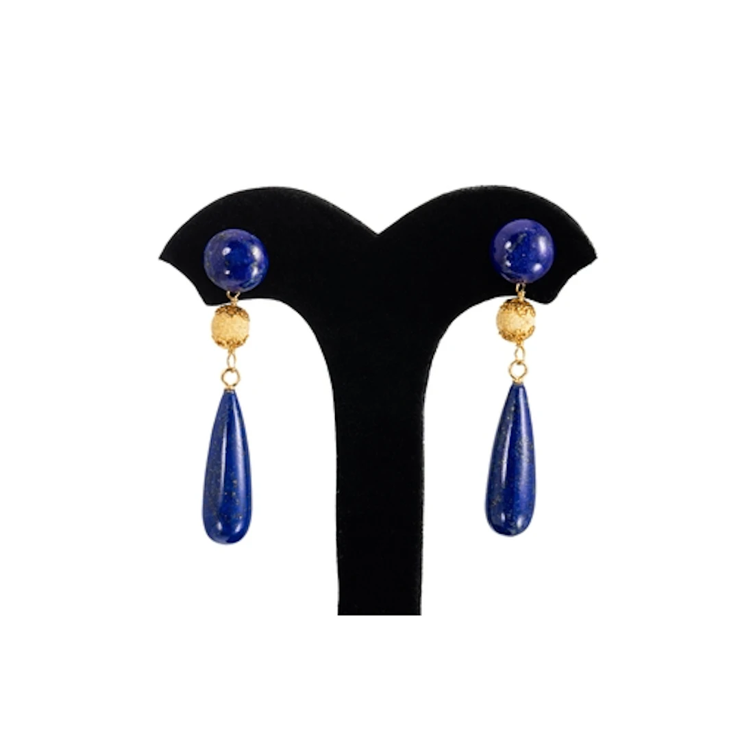 A PAIR OF LAPIS LAZULI DROP EARRINGS, silver gilt mounts