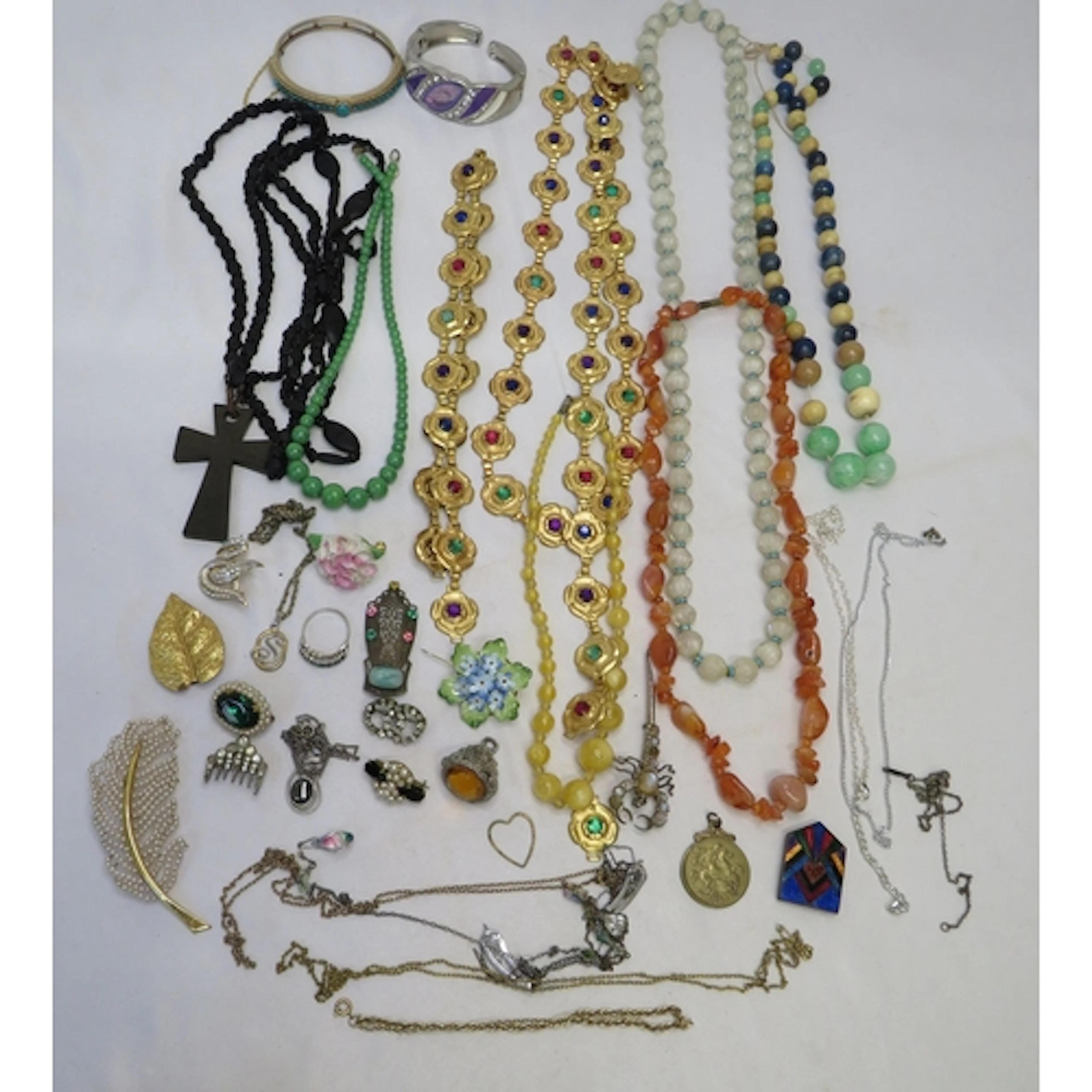 Costume Jewellery Necklaces, chains, brooches incl. scorpion...