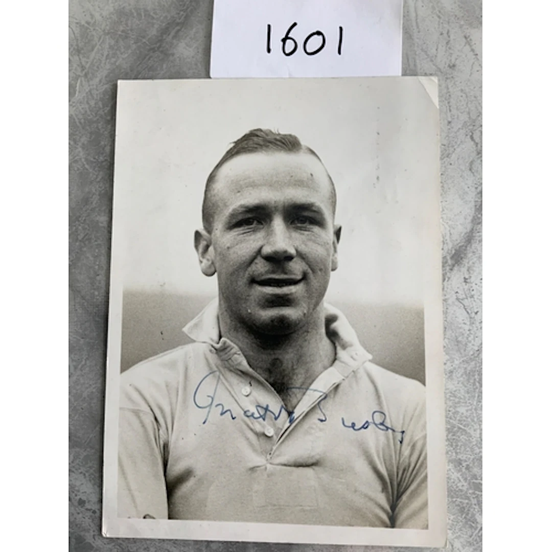 Matt Busby Signed Football Press Photo: 8 x 6 original black...