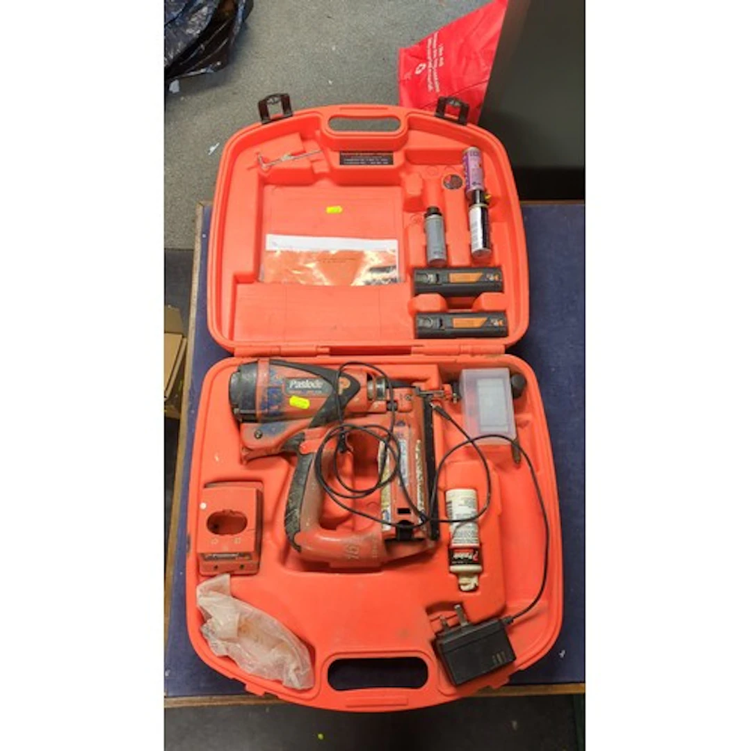 Paslode Impulse IM65 F16 16-gauge cordless gas straight fini...