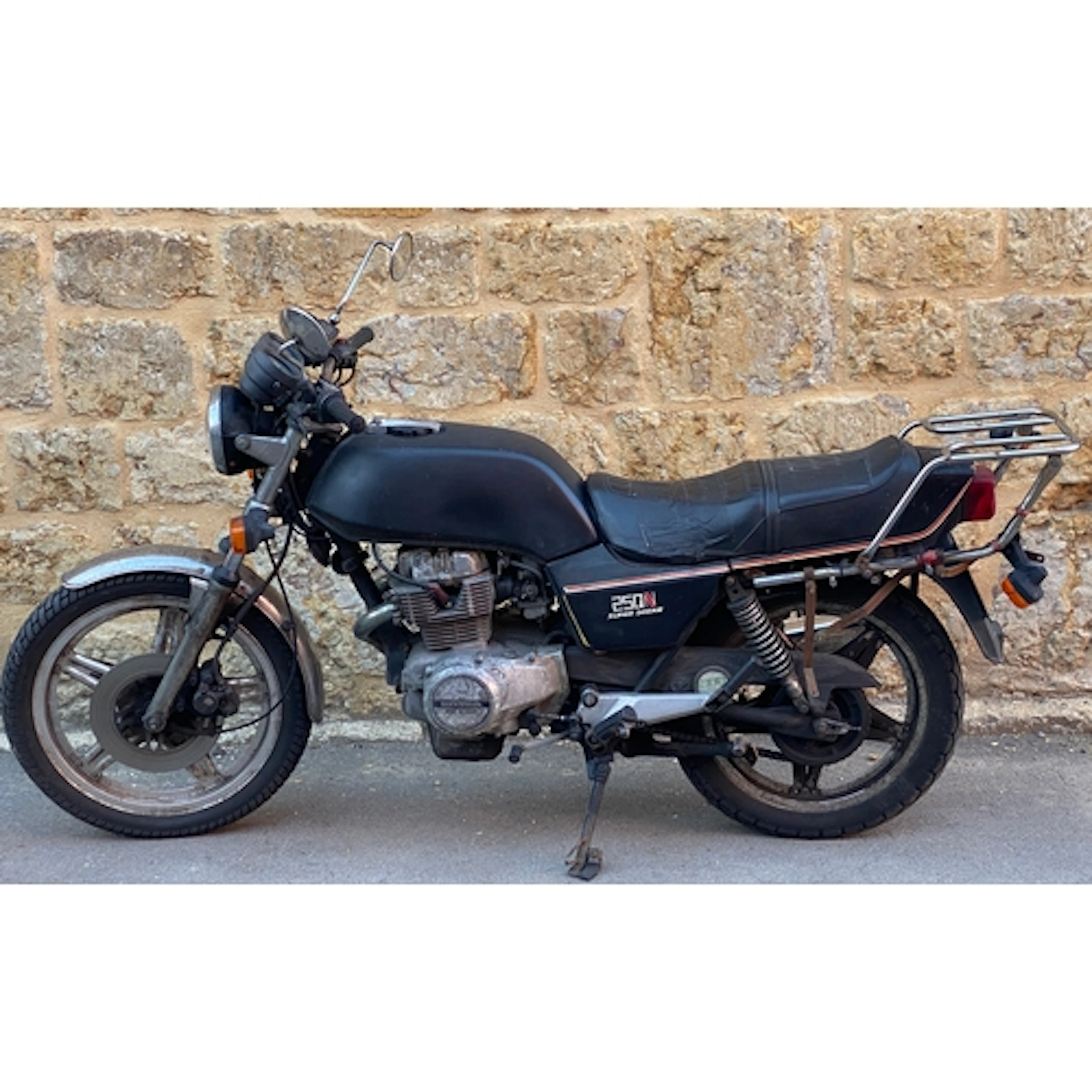 A Honda 250N Super Dream classic 4-stroke motorcycle