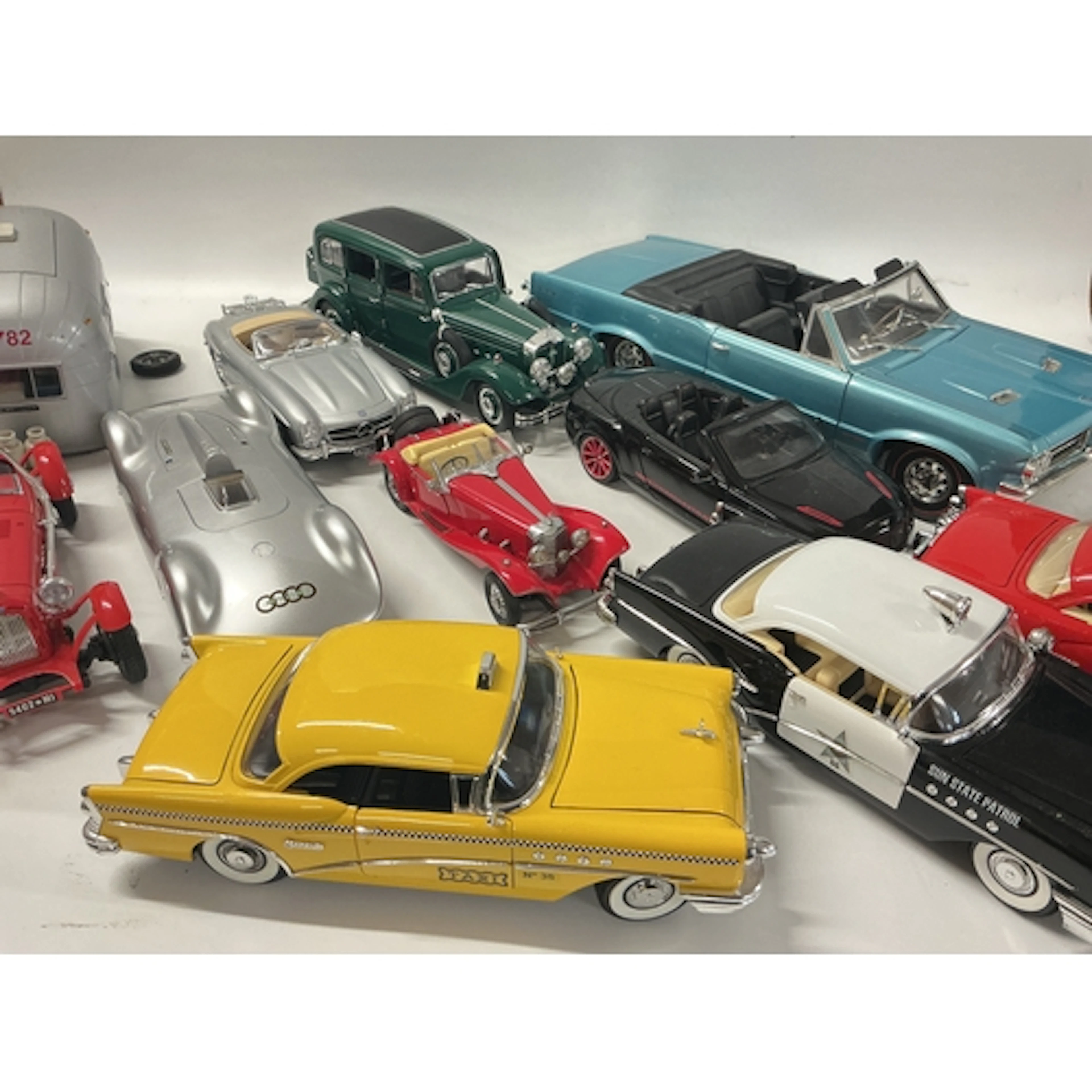 A Collection Of Loose Diecast. Various Scale, Makes, No Rese...
