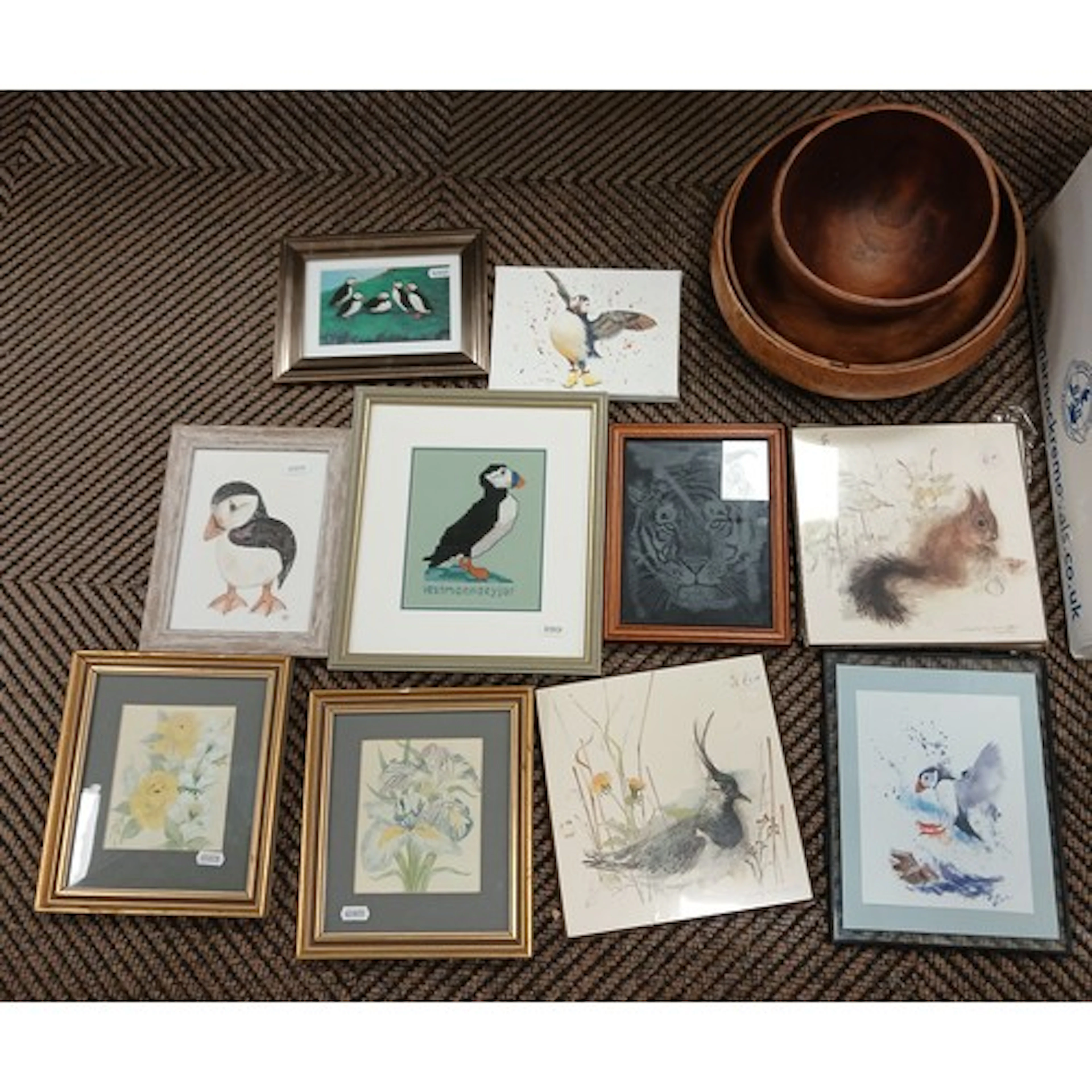 Collection of treen to include bowls and plates, bird pictur...