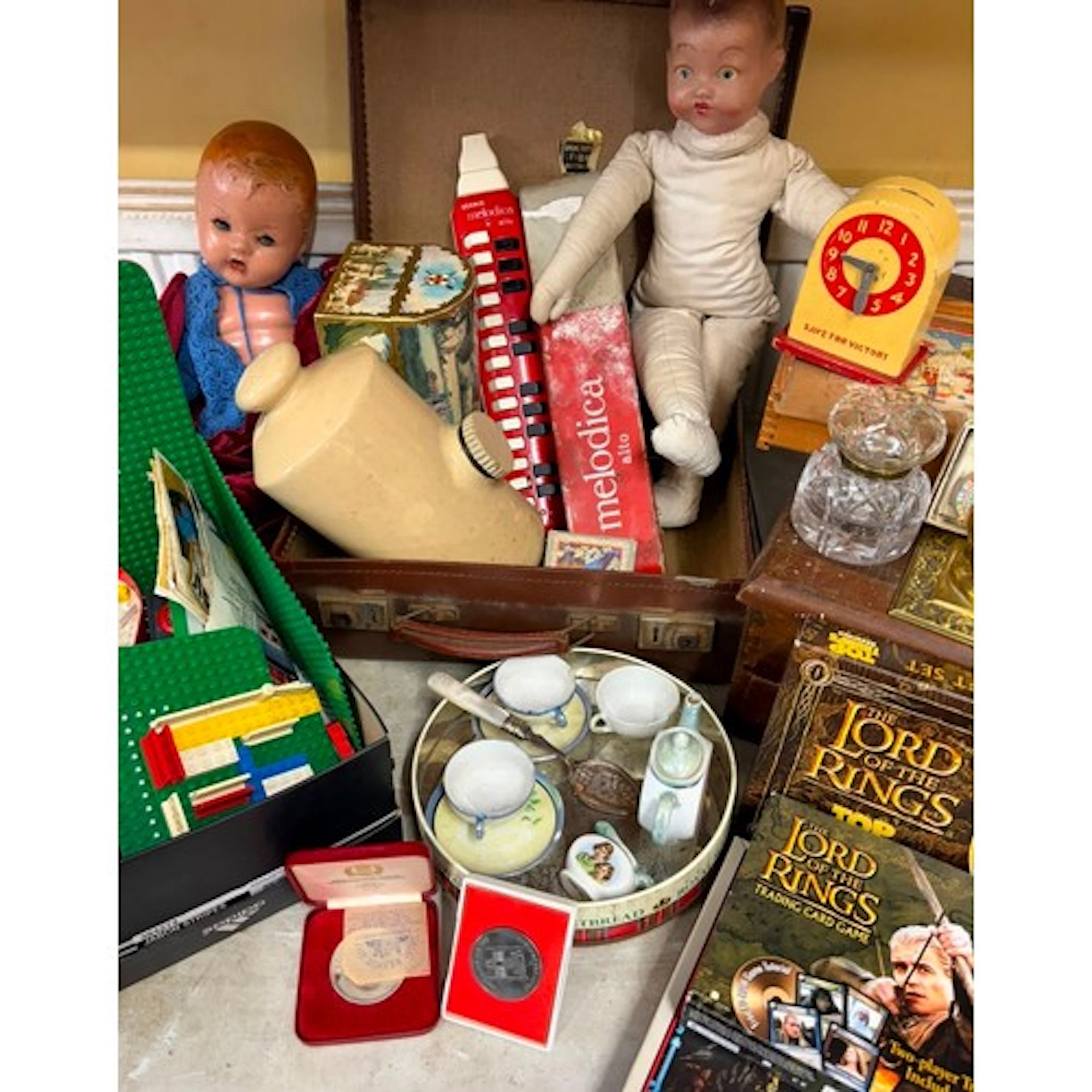 A miscellany of items to include Lord of the Rings Top Trump...