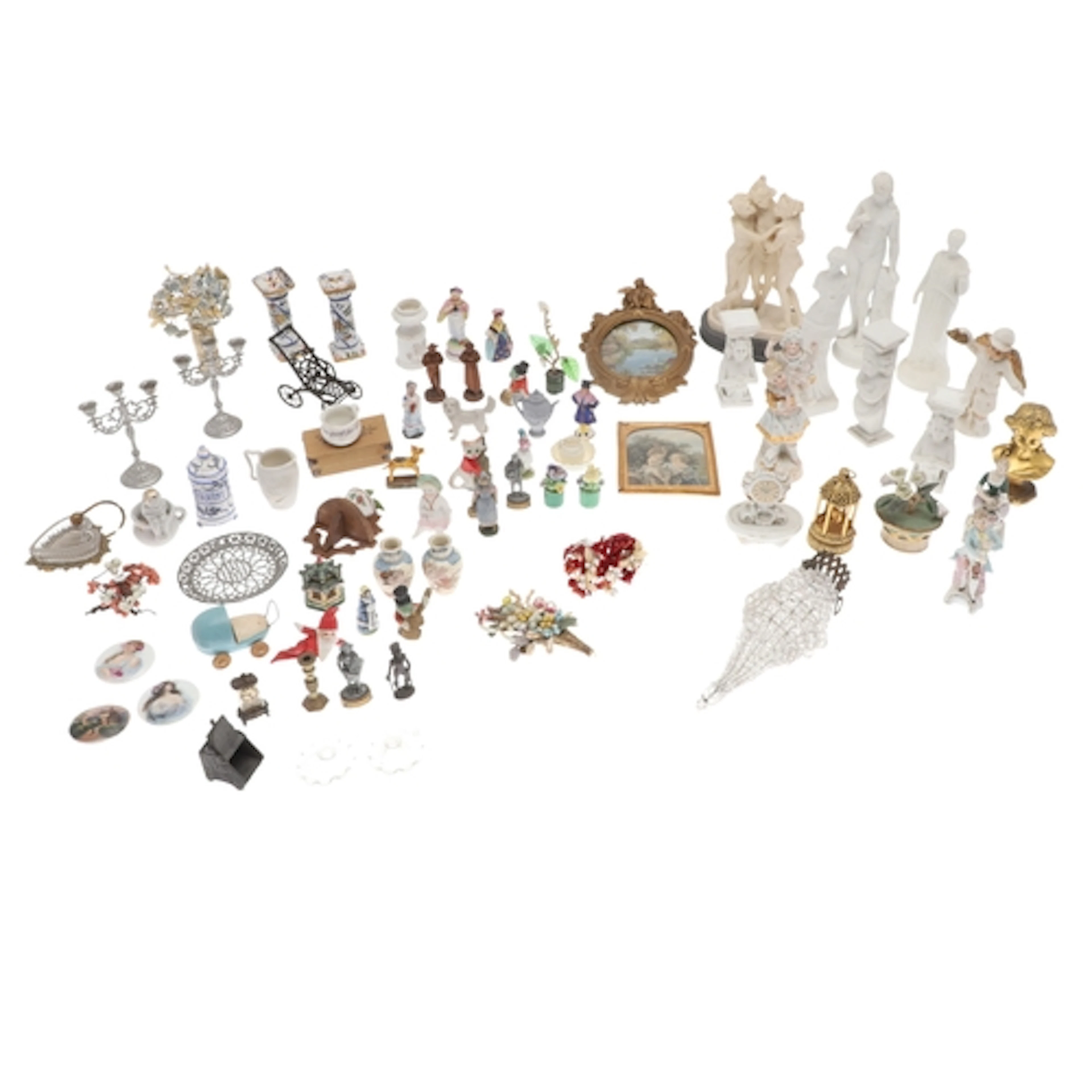 QTY OF DOLLS HOUSE ACCESSORIES. A mixed lot of dolls house a...