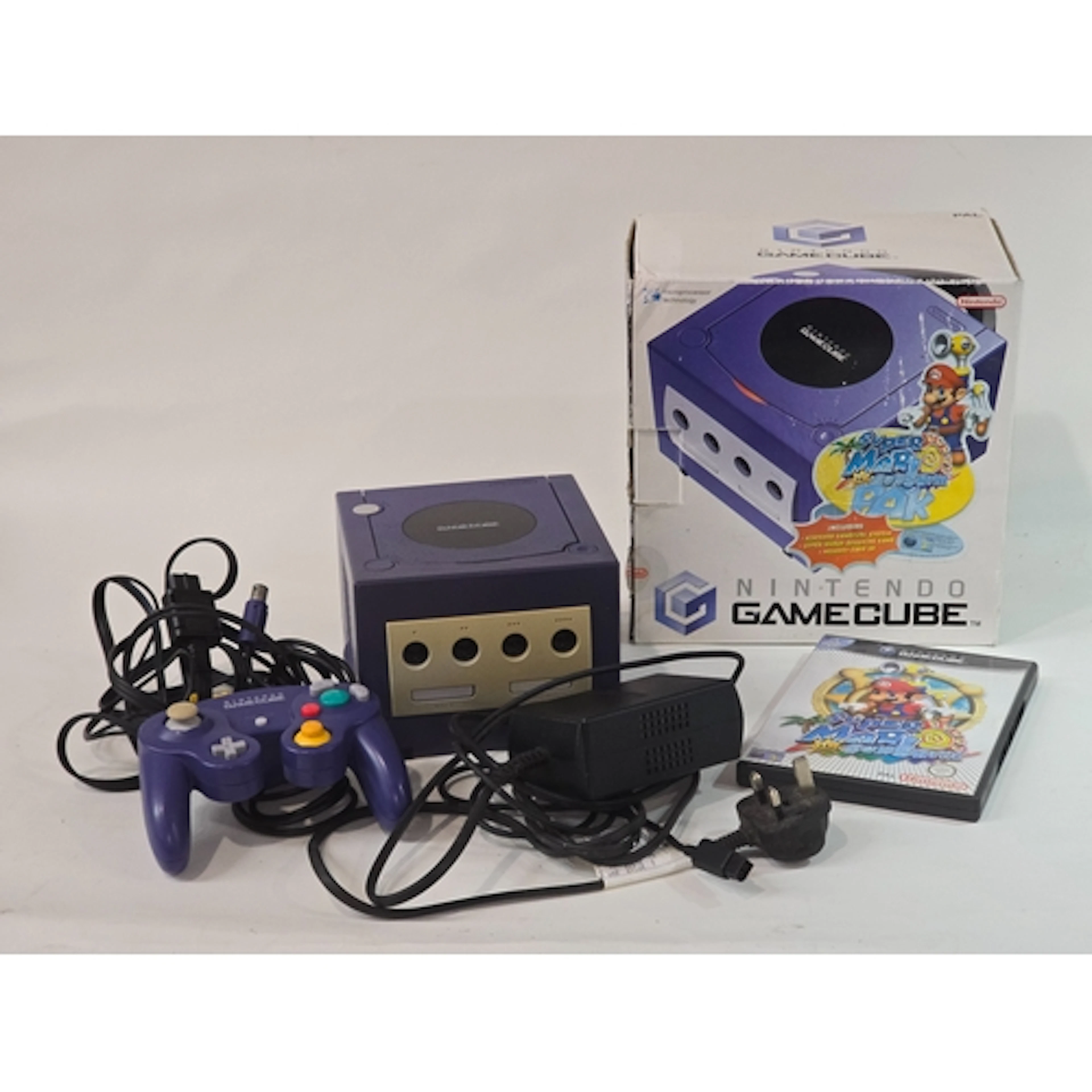 Vintage Nintendo Gamecube Super Mario Sunshine edition to in...