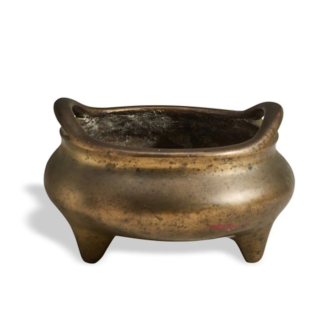 A BRONZE TRIPOD CENSER 17TH / 18TH CENTURY 铜双耳炉 吴邦佐款 十七/十八世纪...