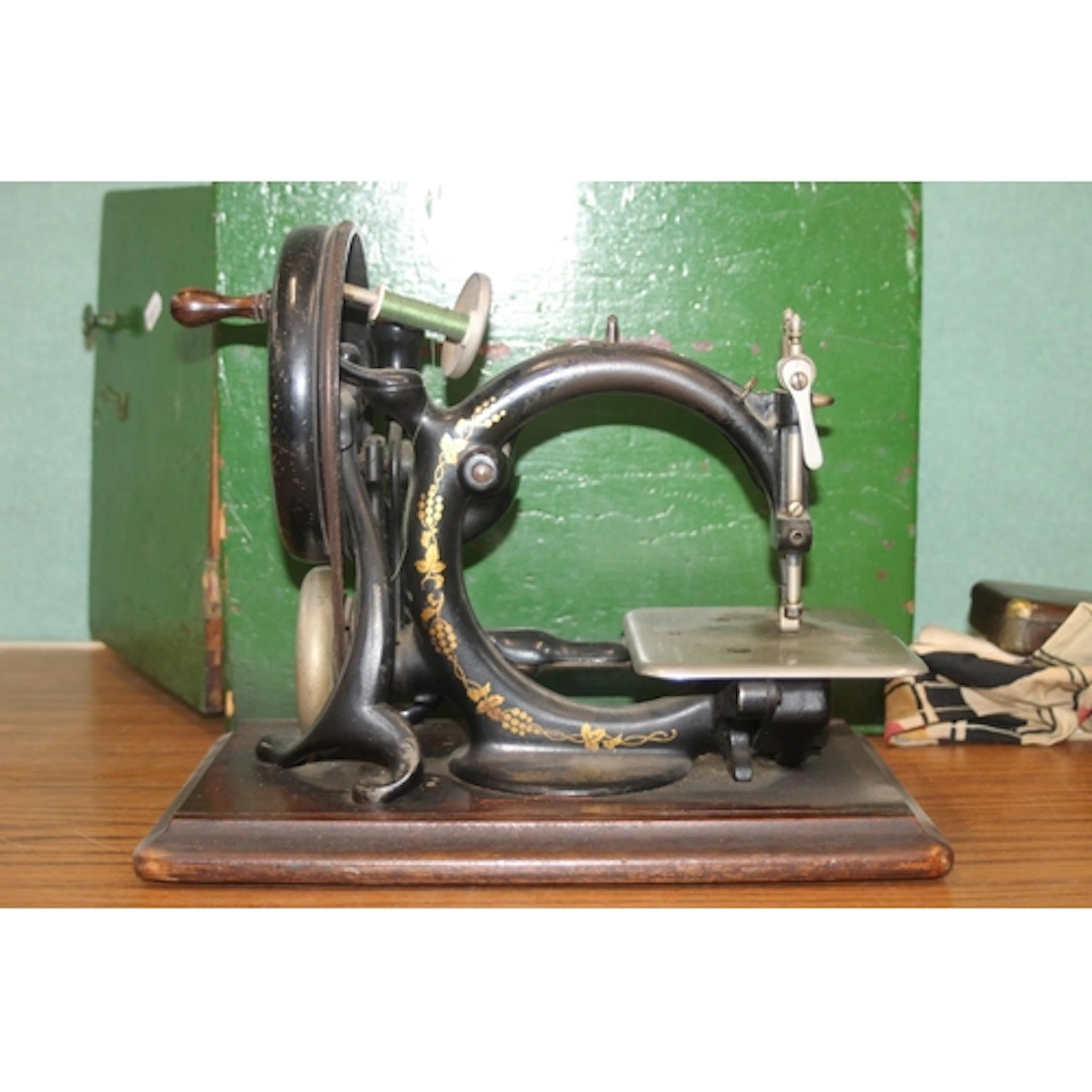Willcox & Gibbs Sewing Machine Co Ltd of New York hand d...