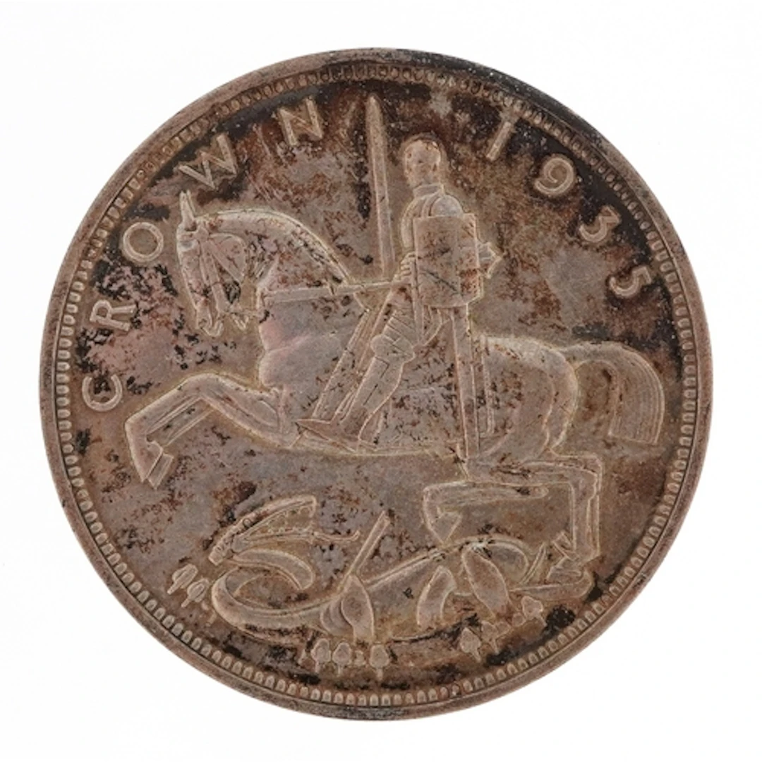 George V 1935 Rocking Horse silver crown, 28.2g.