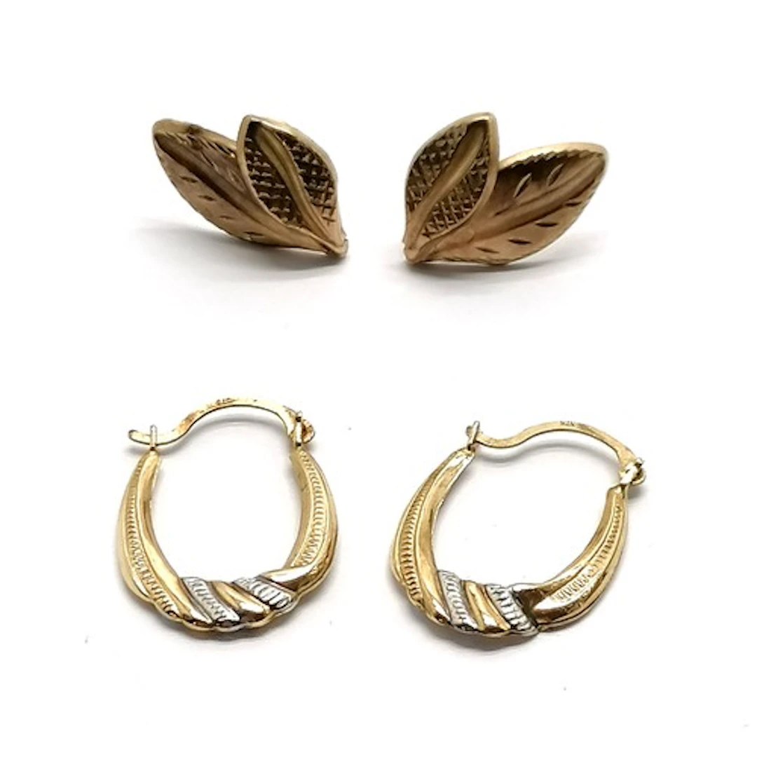 2 x pairs of 9ct gold earrings (leaf pair unmarked) - total ...