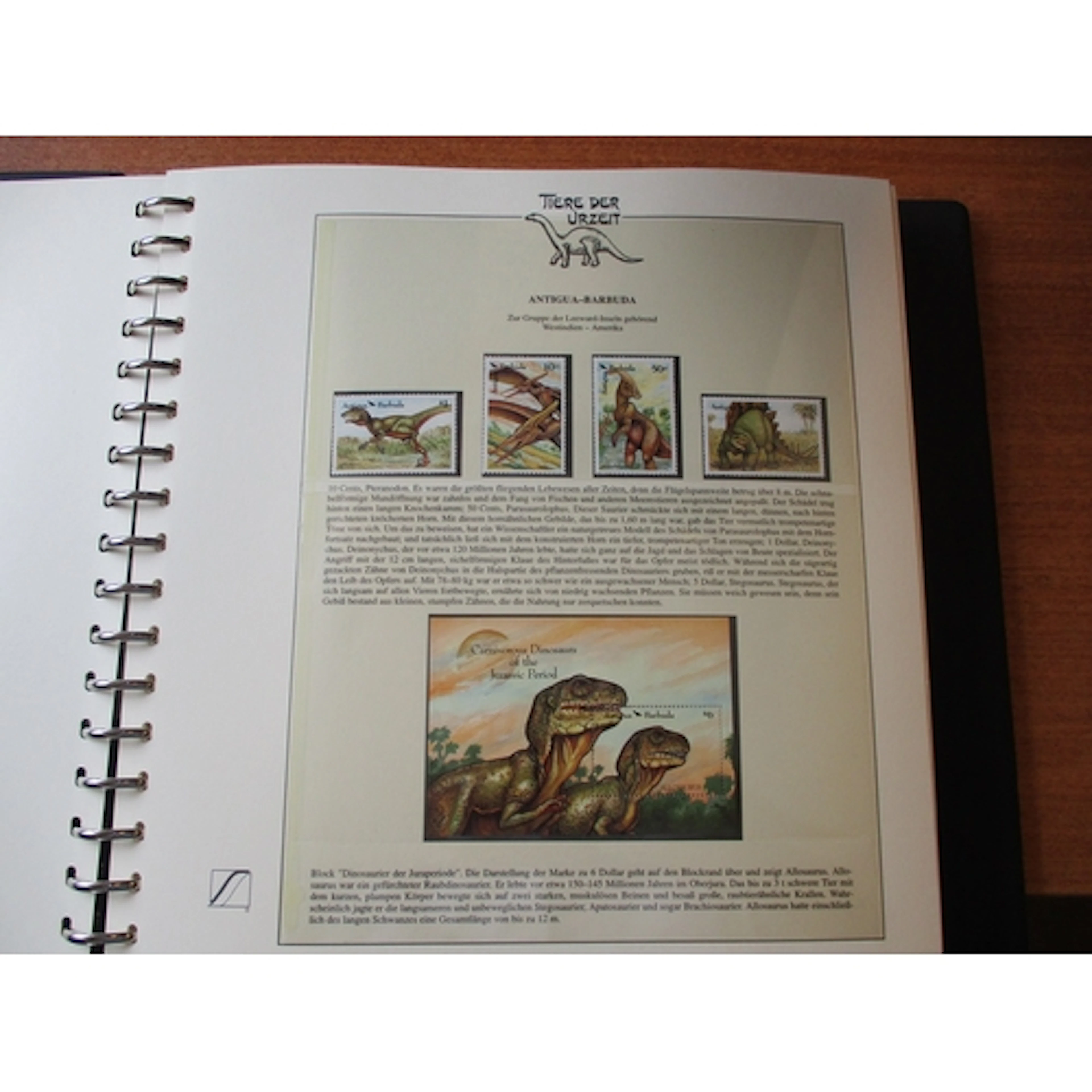 Dinosaurs. UM/U coln in 2 albums with a good range of world ...