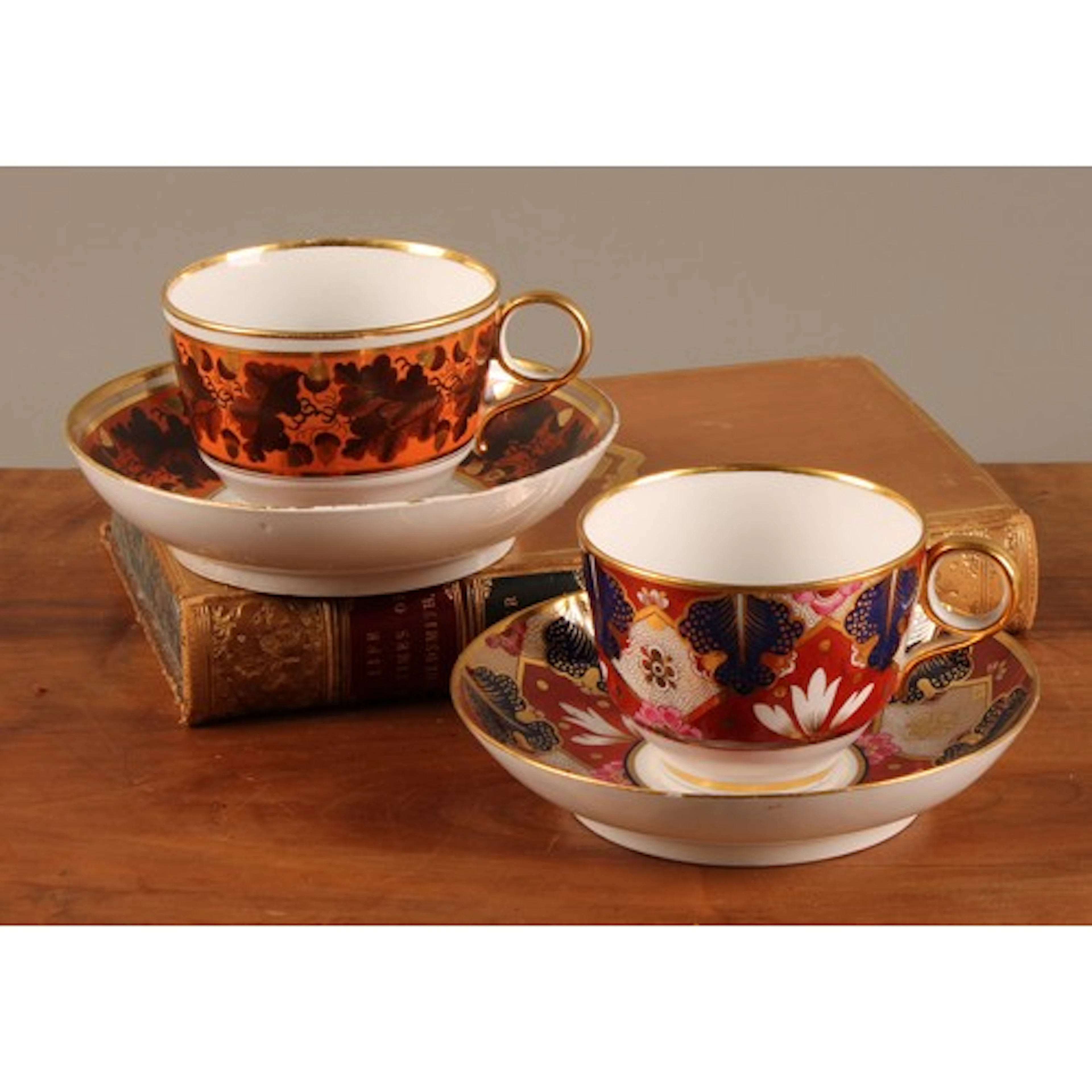 A Barr Flight Barr Worcester teacup and saucer, decorated wi...