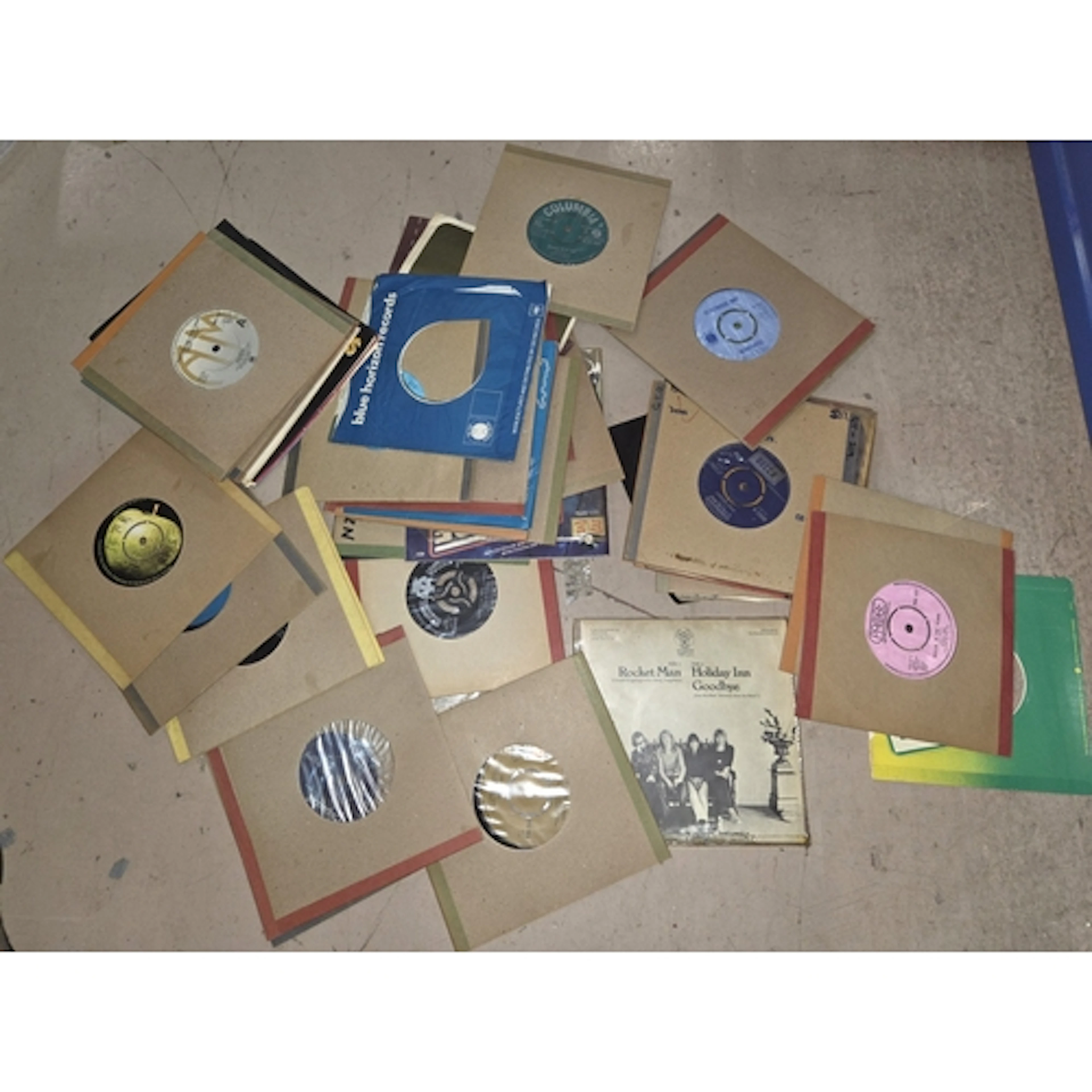 A collection of 45 singles, Bob Dylan, America, Fleetwood Ma...