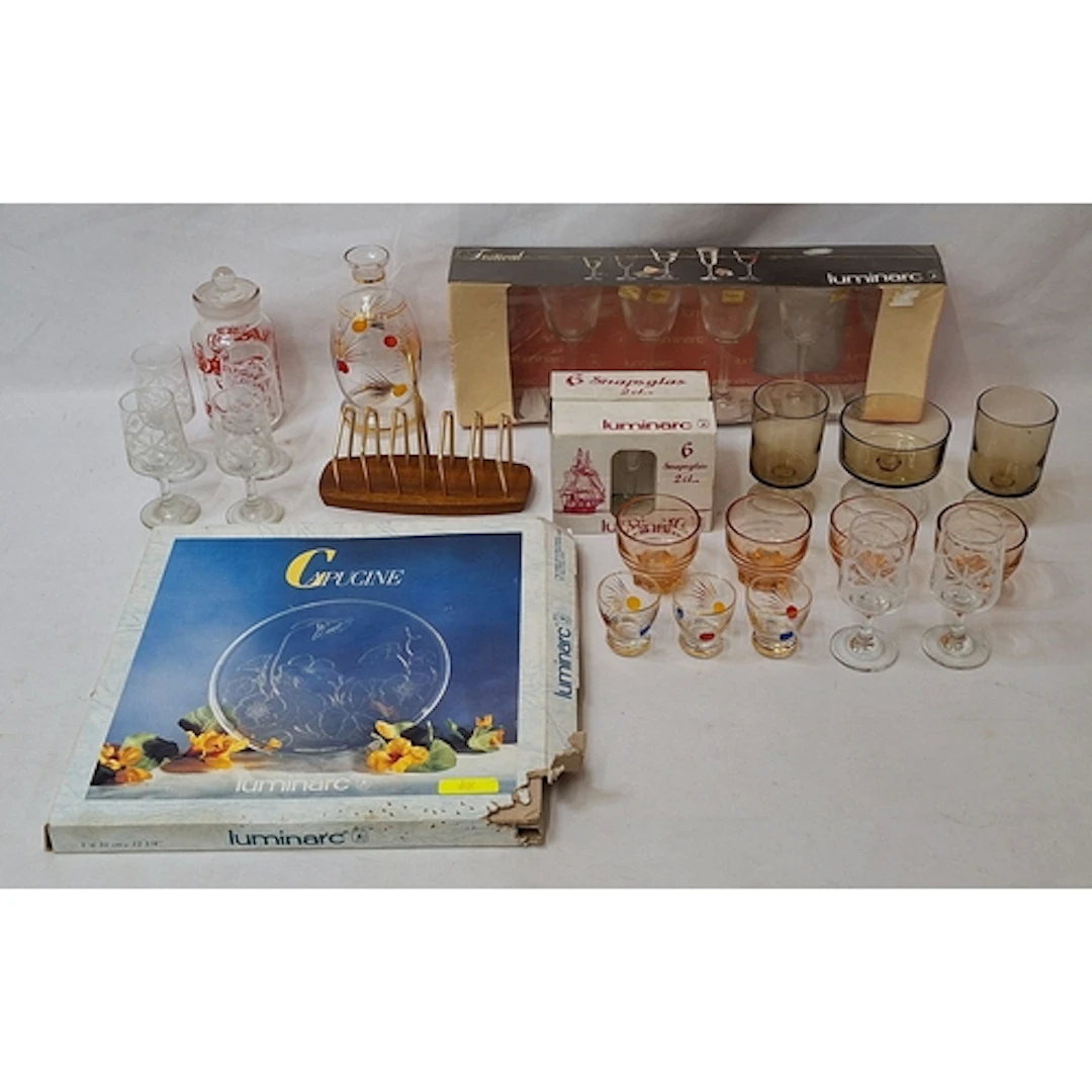 Vintage Glassware incl. boxed set Luminarc small wine glasse...
