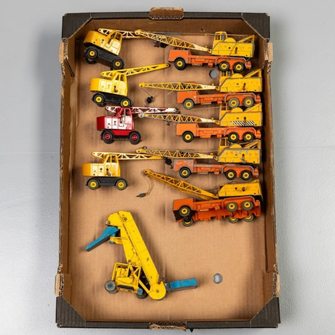 Fruit tray containing unboxed Dinky cranes to include: 20 to...