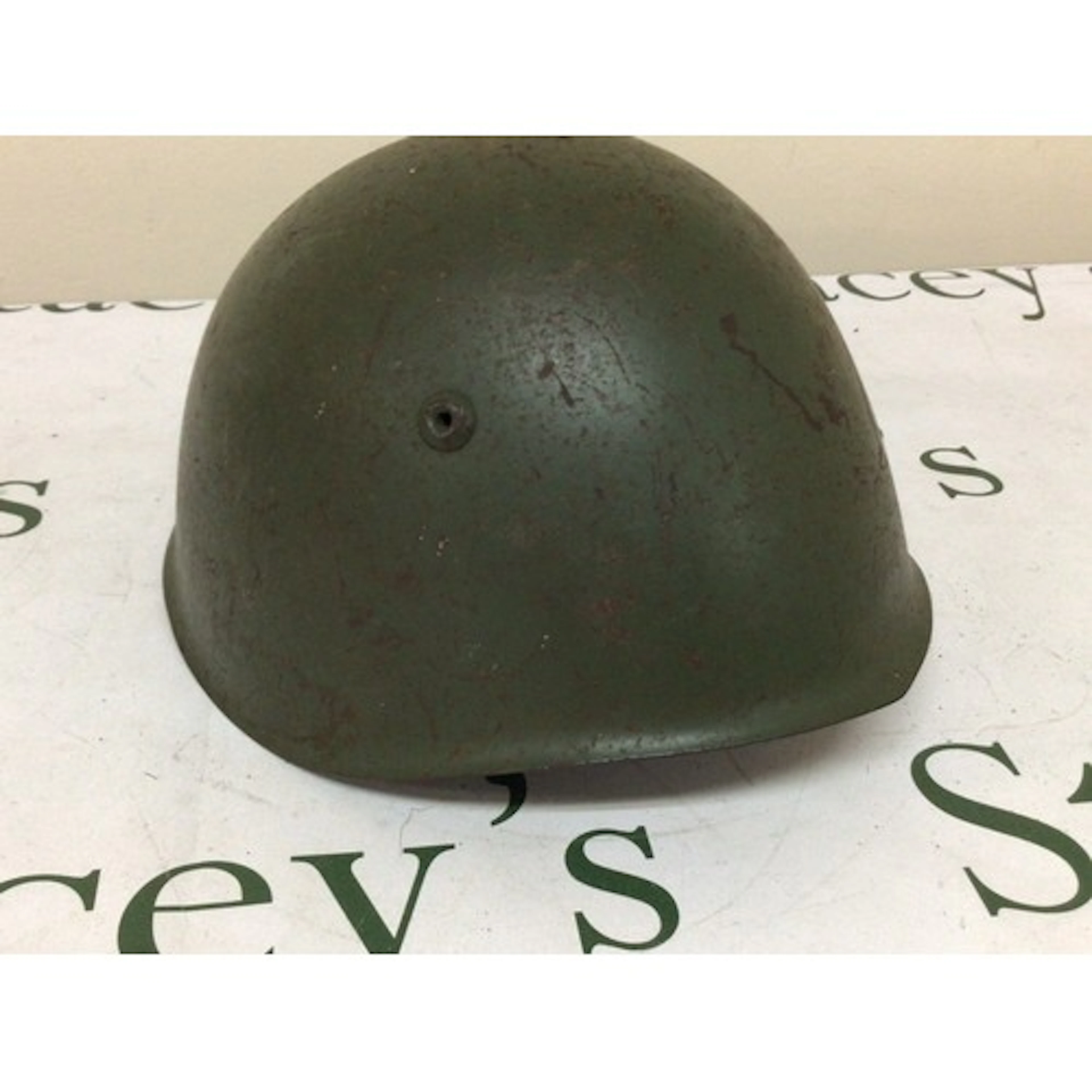 An Italian Army II world war combat steel helmet M33 pattern...
