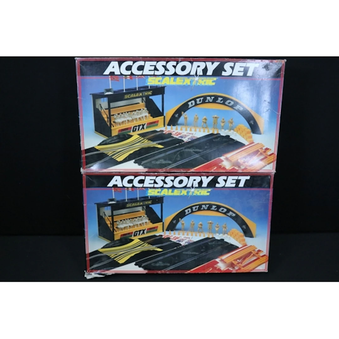 Collection of Scalextric to include boxed C221 Accessory Set...