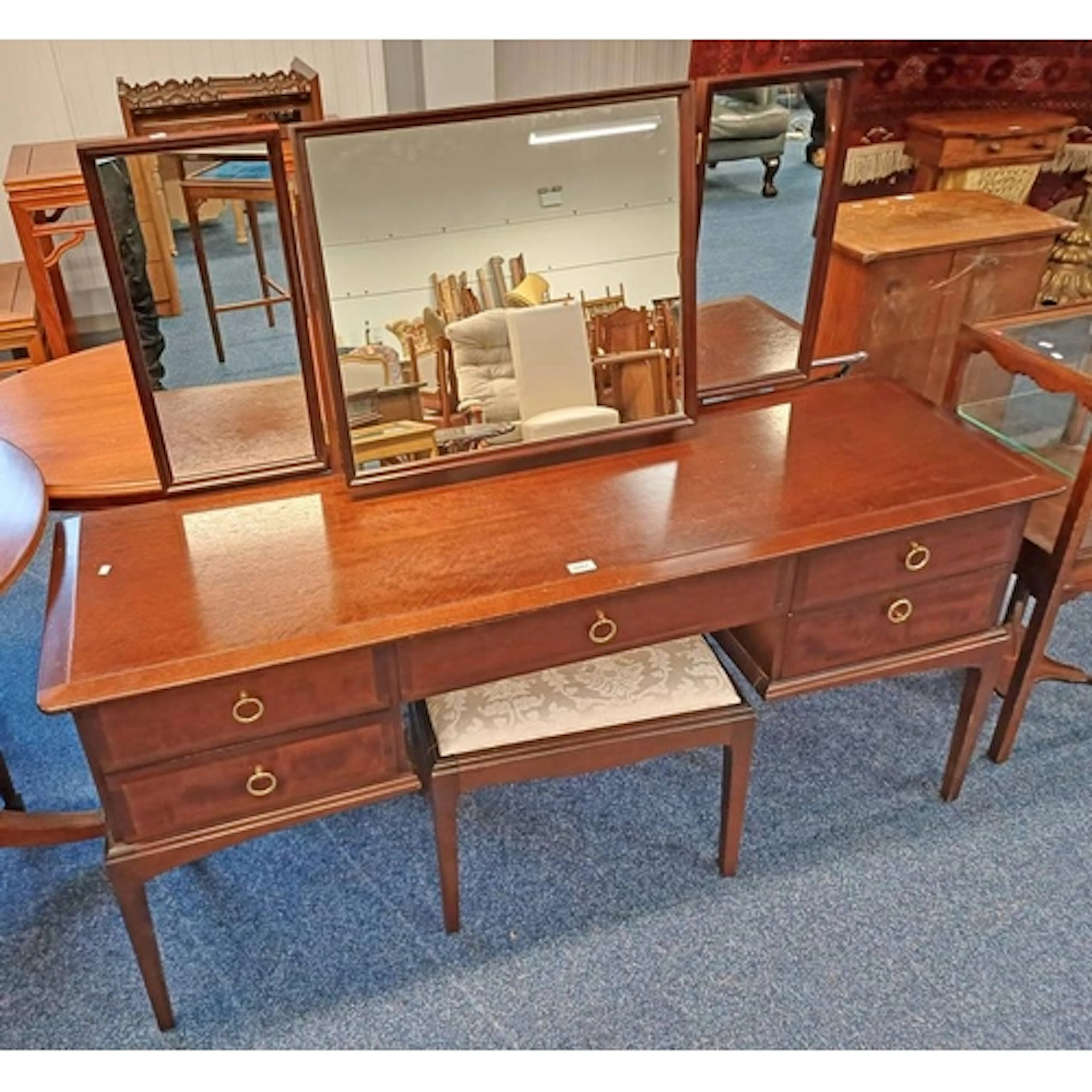 STAG MAHOGANY DRESSING TABLE WITH MIRRORS, 5 DRAWERS & MATCH...