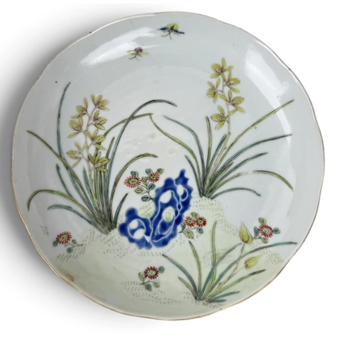 A CHINESE FAMILLE VERTE PORCELAIN DISH Decorated with flower...