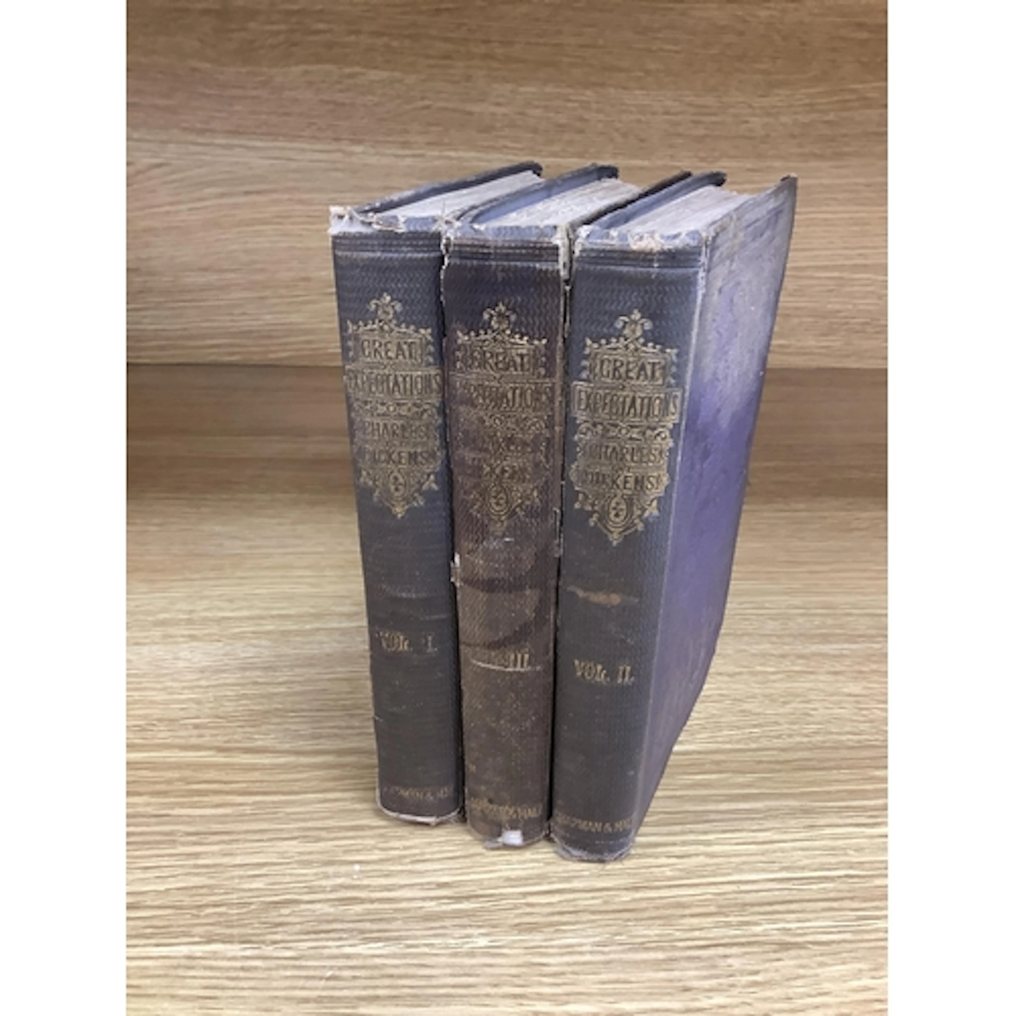 ° ° Dickens, Charles - Great Expectations. Chapman and Hall...