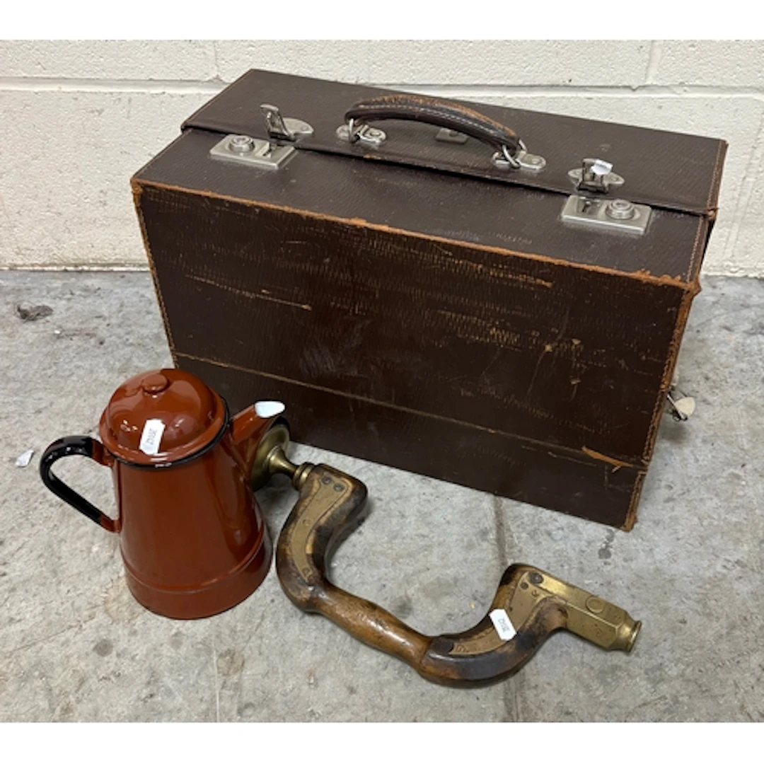 A tool box? Brace and an enamel coffee pot (3)
