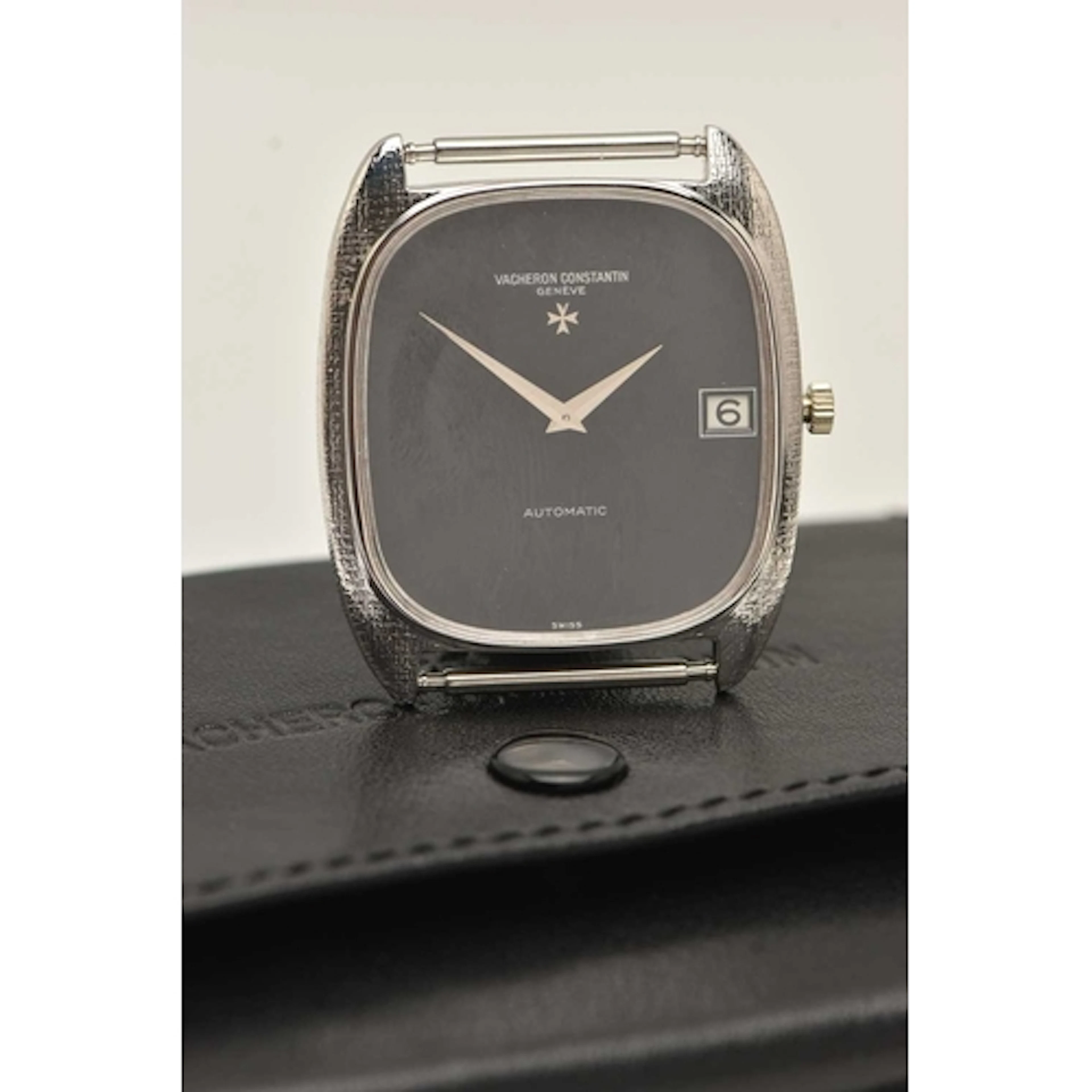 AN 18CT GOLD 'VACHERON CONSTANTIN' WATCH HEAD, ultra thin au...