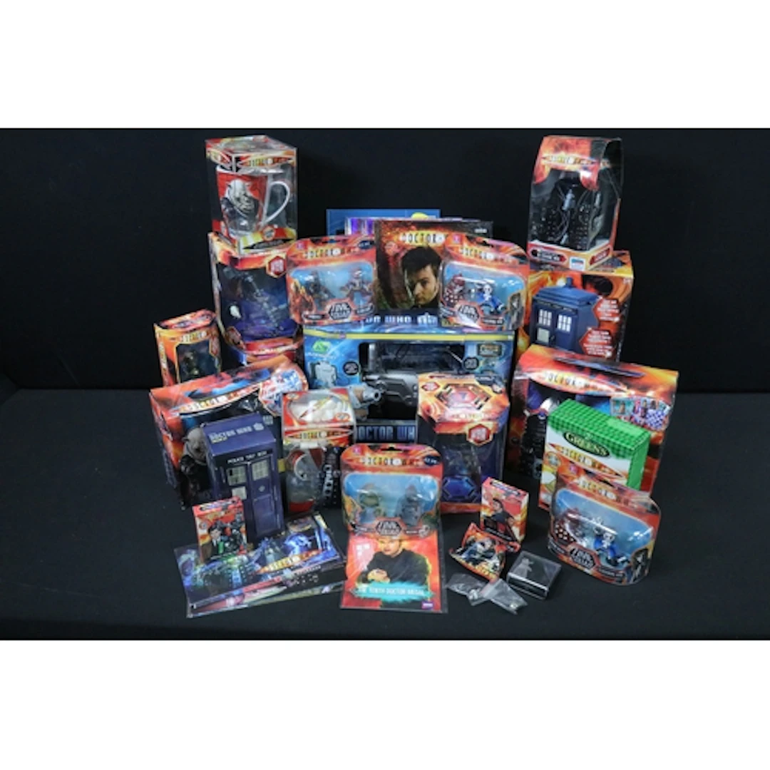 Collection of boxed Doctor Who related toys and collectables...