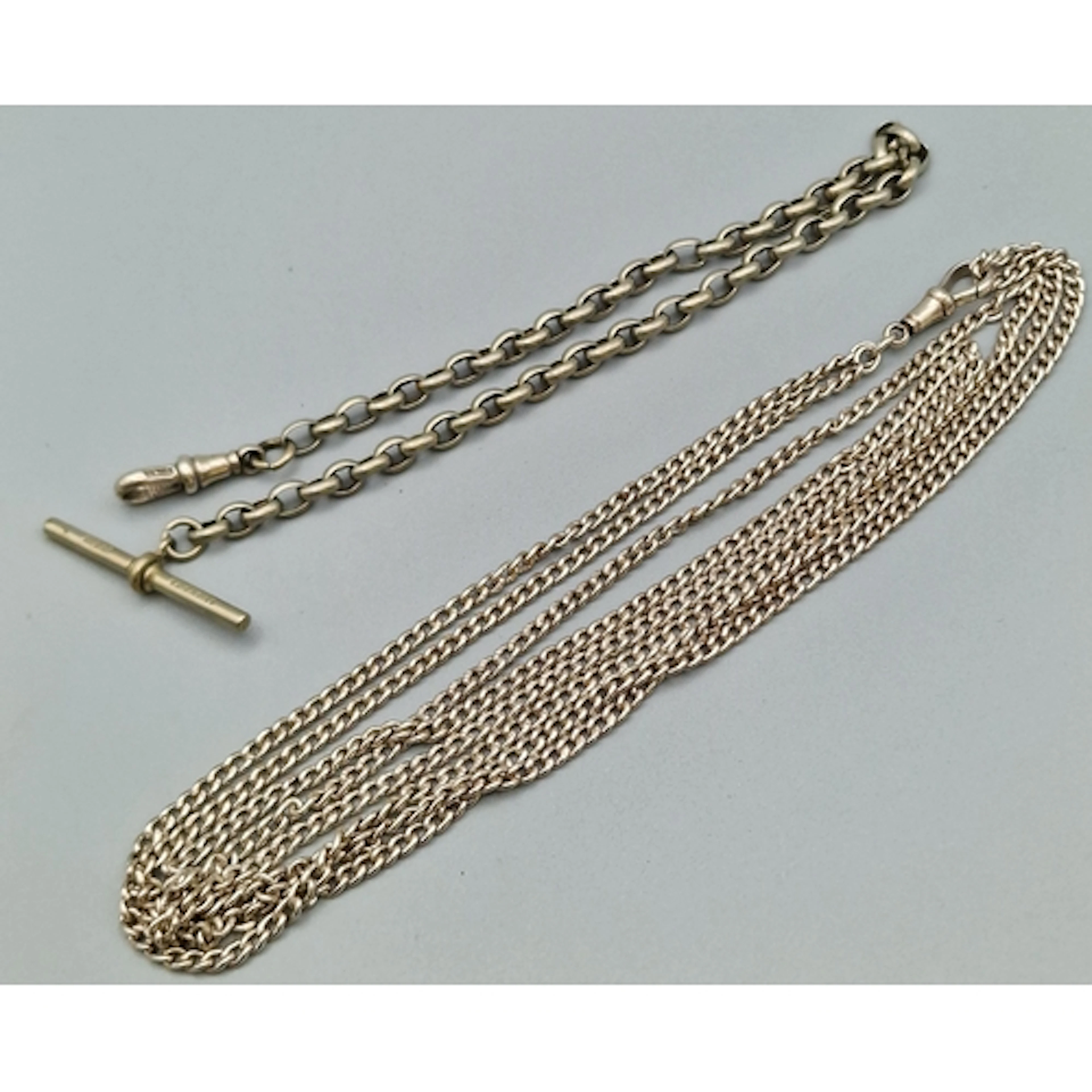 Silver curb-link guard chain. 144cm long approx. 1.5 troy oz...