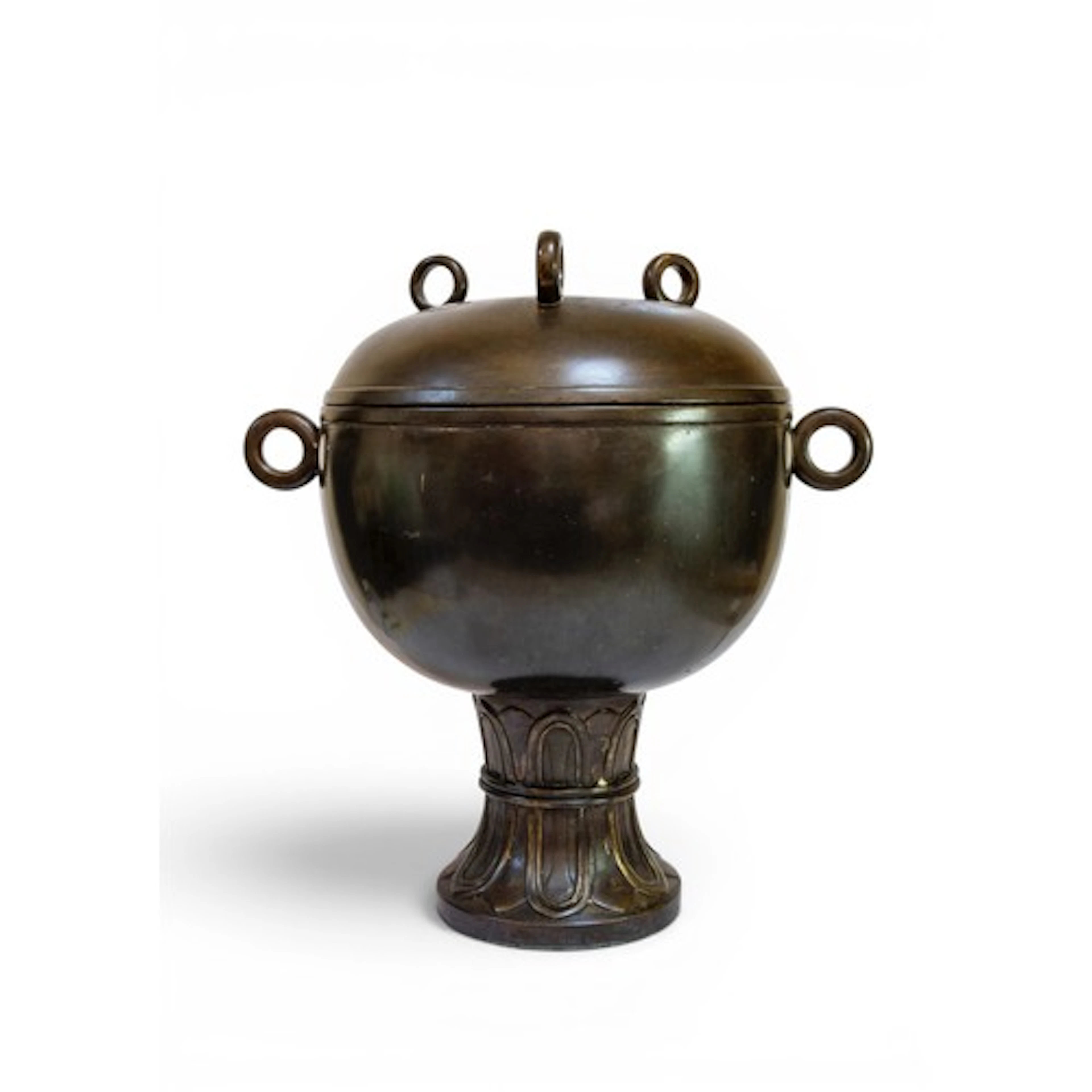 A LARGE BRONZE INSCRIBED RITUAL FOOD VESSEL AND COVER, DOU D...