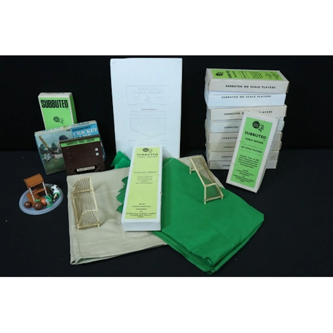 Subbuteo - 10 Boxed HW Subbuteo teams to include Leeds Unite...